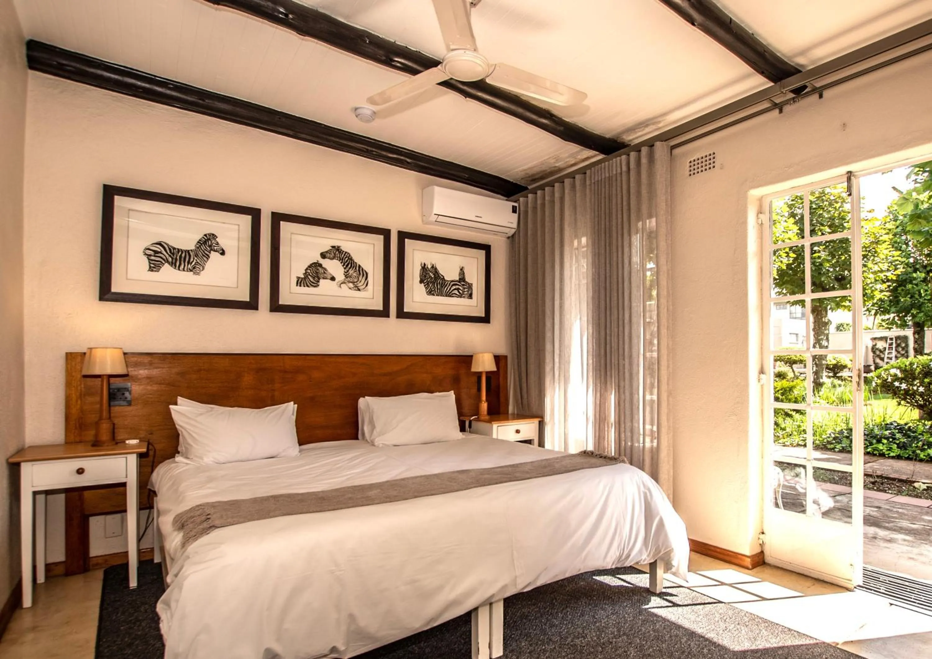 Bedroom, Bed in Graskop Hotel