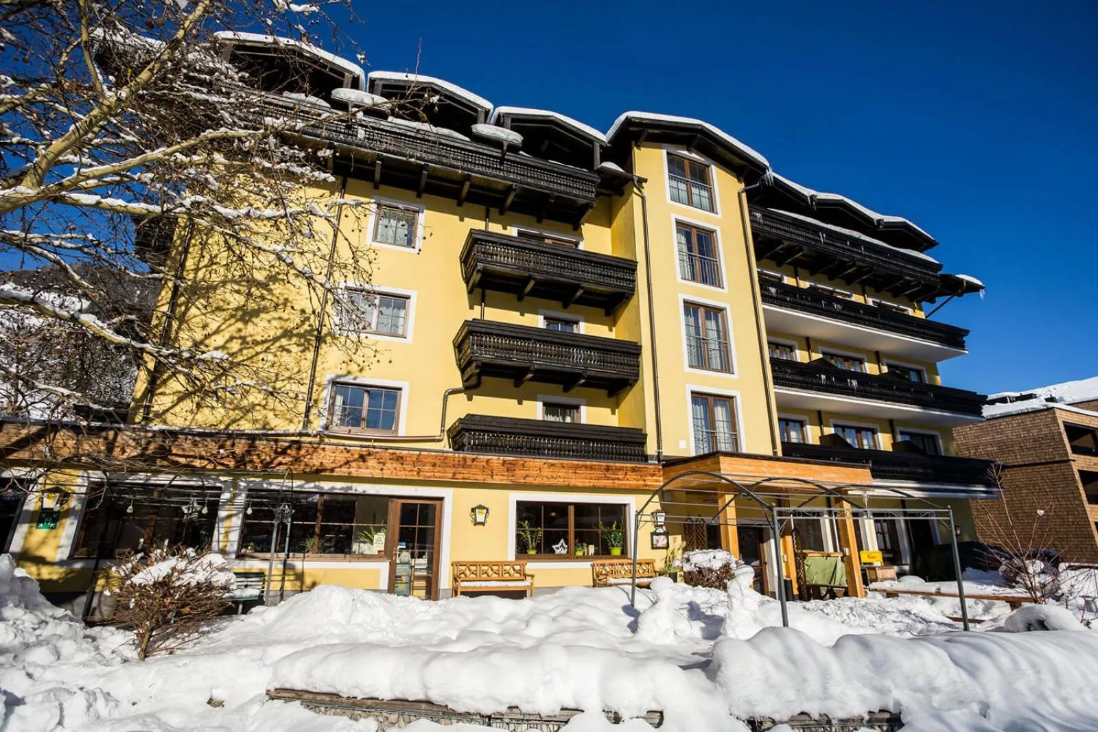 Property building in Hotel Pinzgauerhof by Alpeffect Hotels