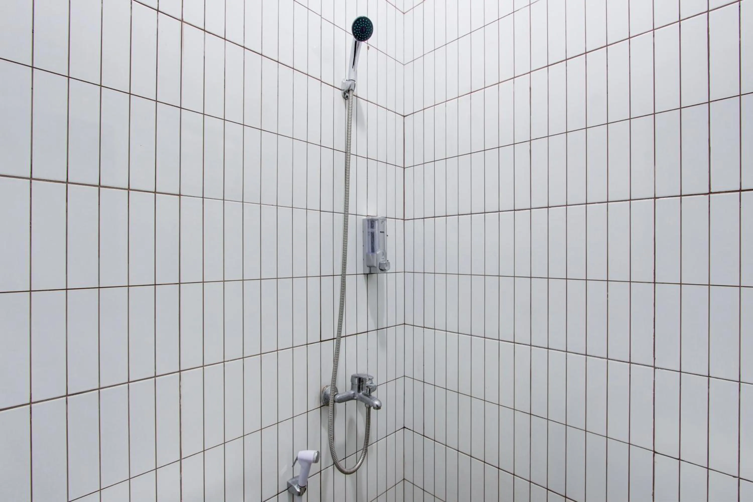 Bathroom in Hotel O Yogyakarta near Jalan Malioboro formerly Malio Inn