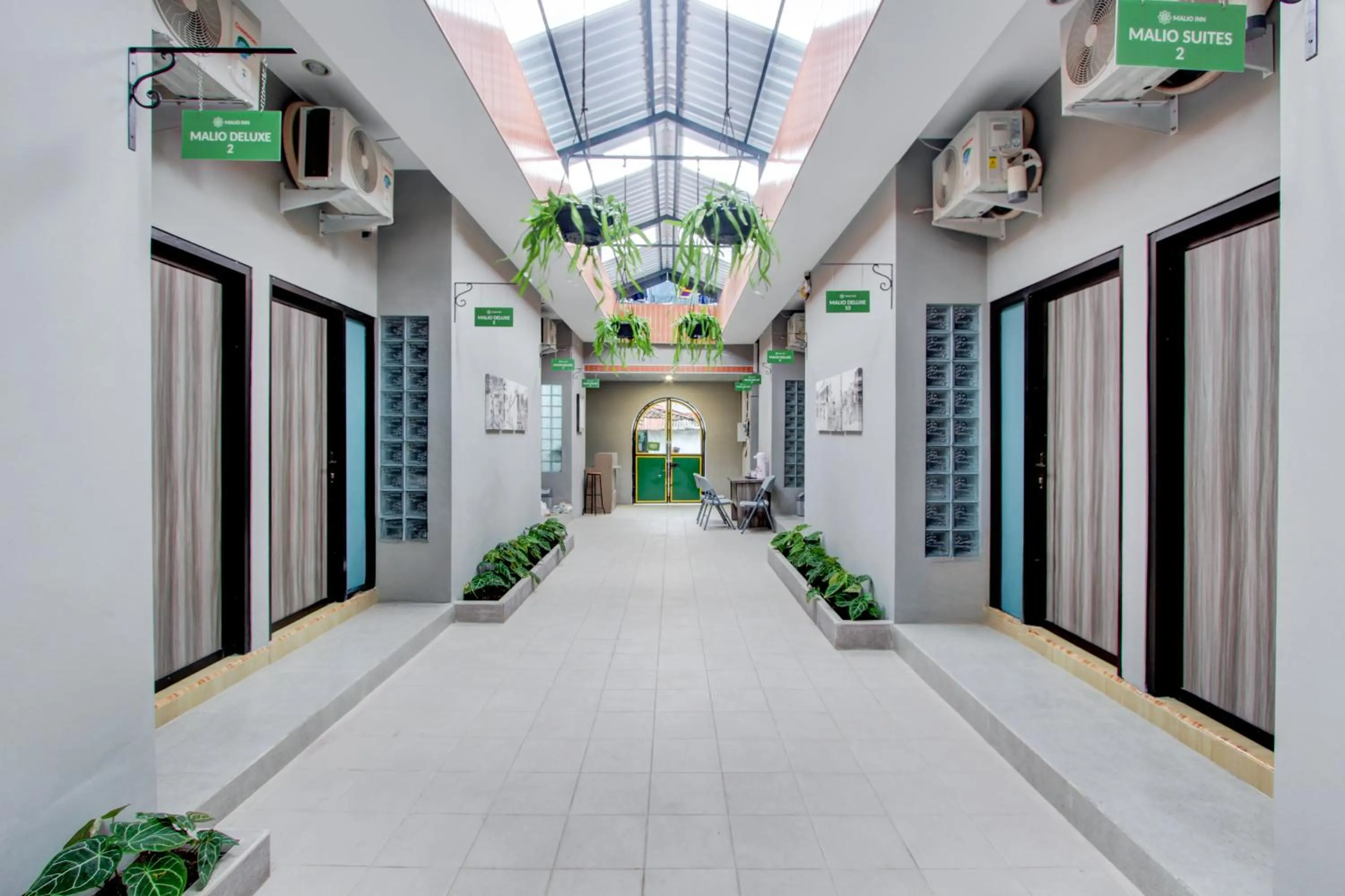 Lobby or reception in Hotel O Yogyakarta near Jalan Malioboro formerly Malio Inn