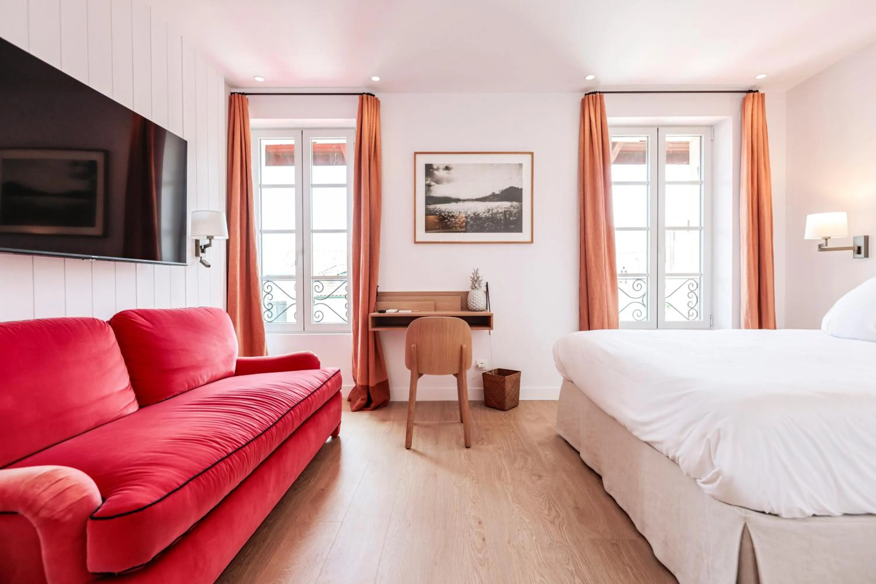 View (from property/room), Bed in Hotel du Balcon