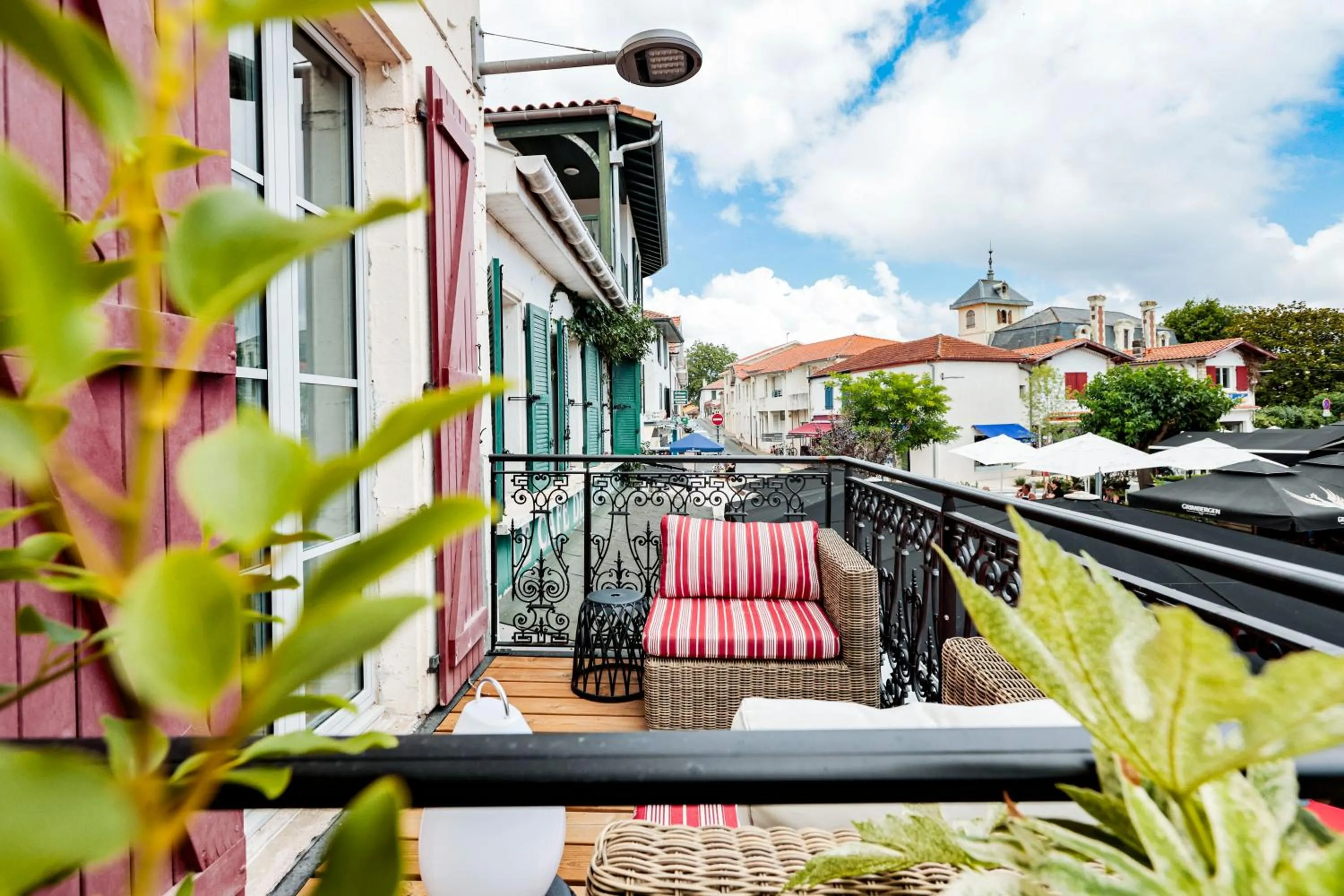 Property building in Hotel du Balcon
