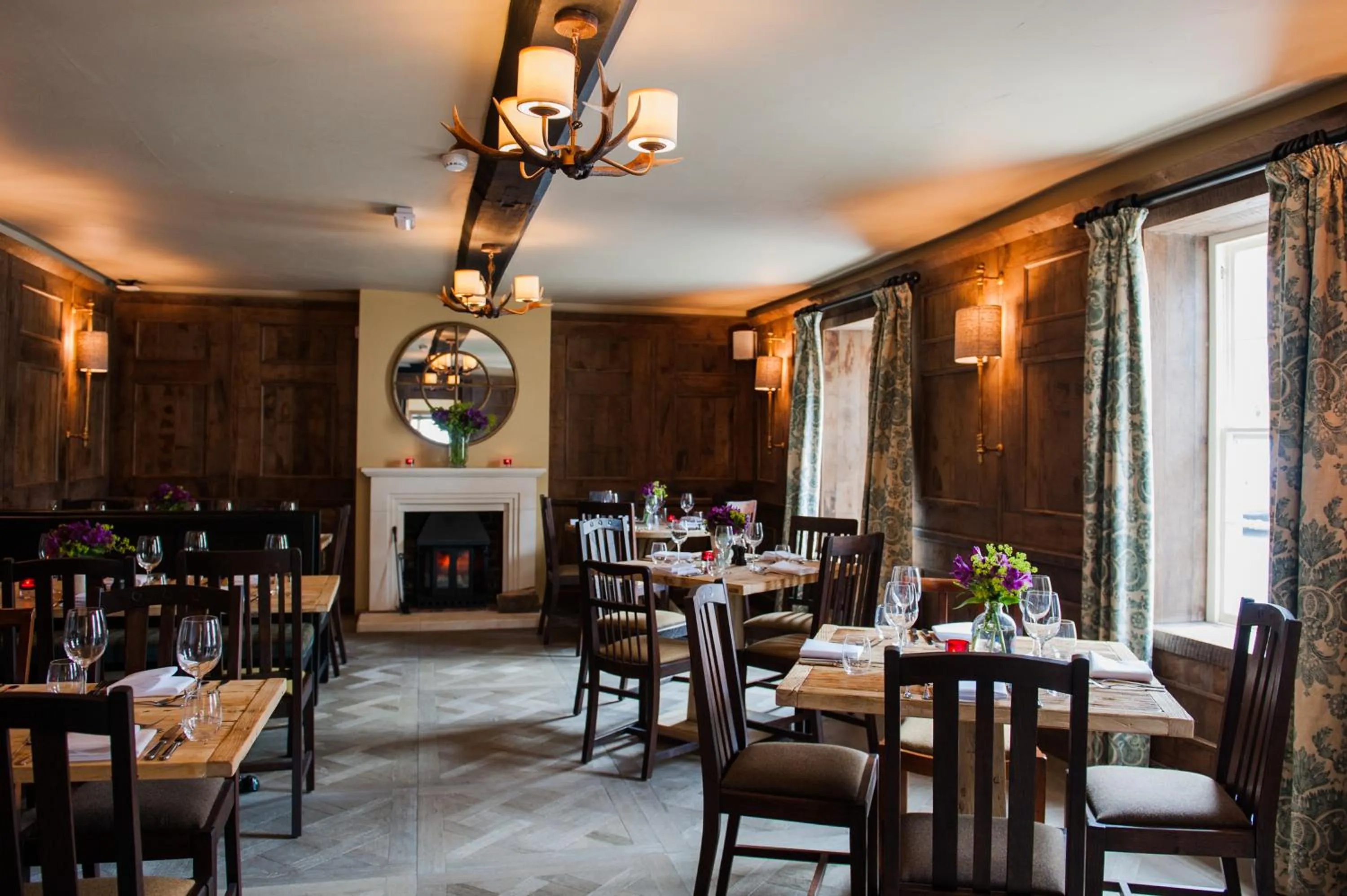 Restaurant/places to eat in The White Hart, Overton