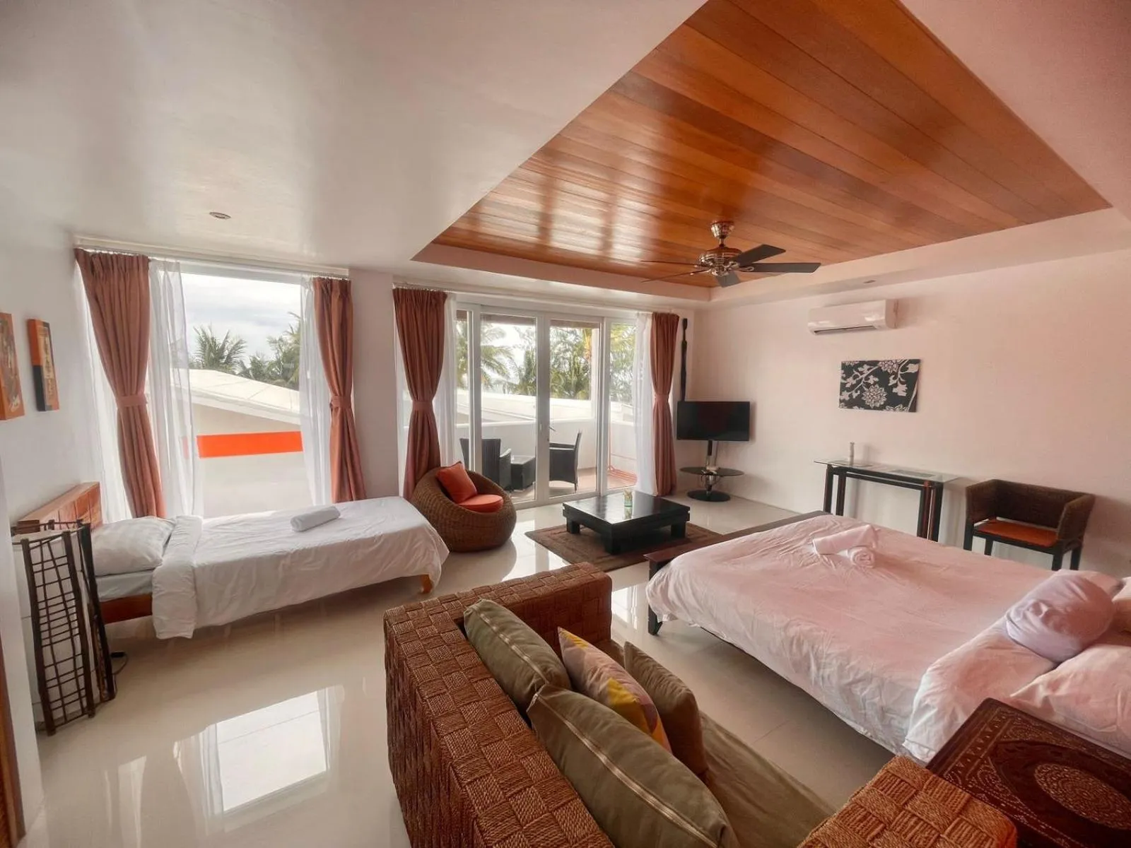 Bedroom, Bed in Calypso Beach and Dive Resort