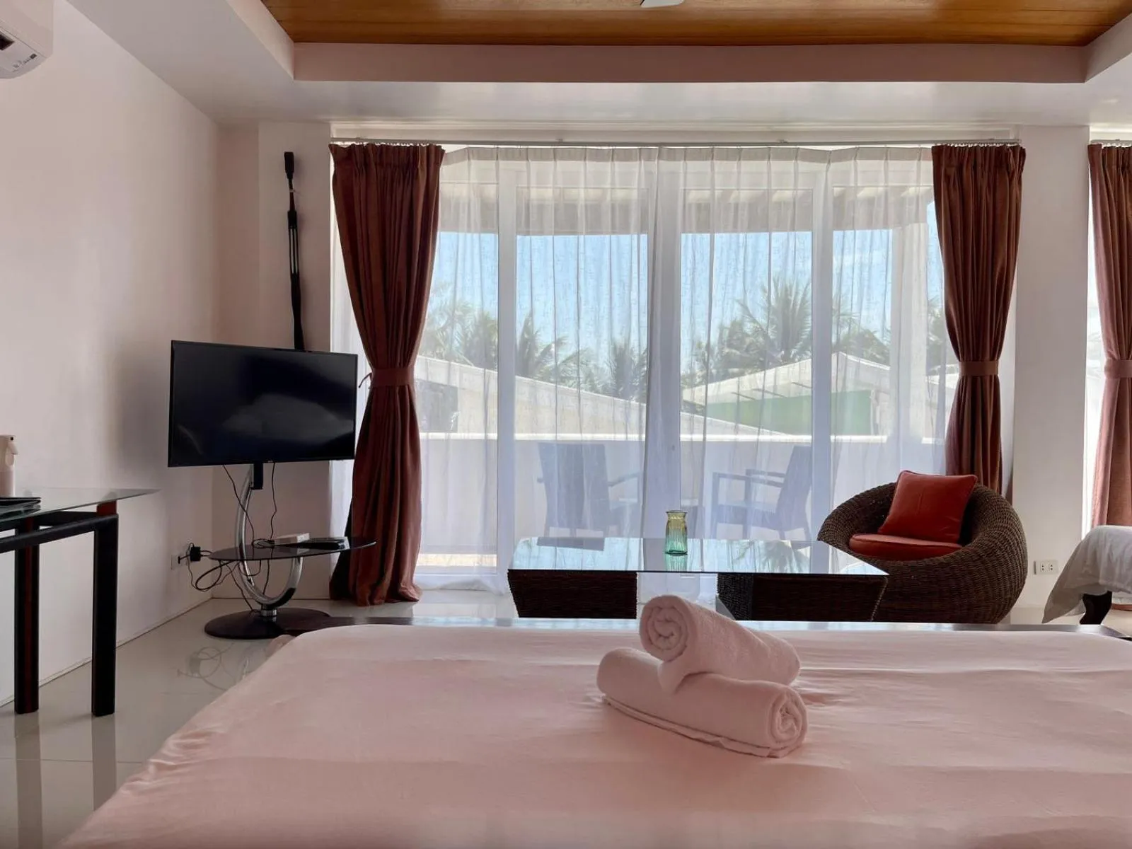 View (from property/room), Bed in Calypso Beach and Dive Resort