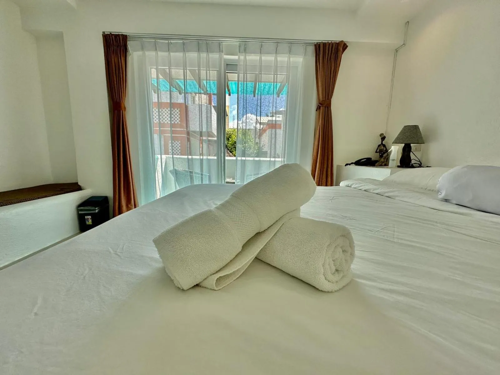 Bedroom, Bed in Calypso Beach and Dive Resort