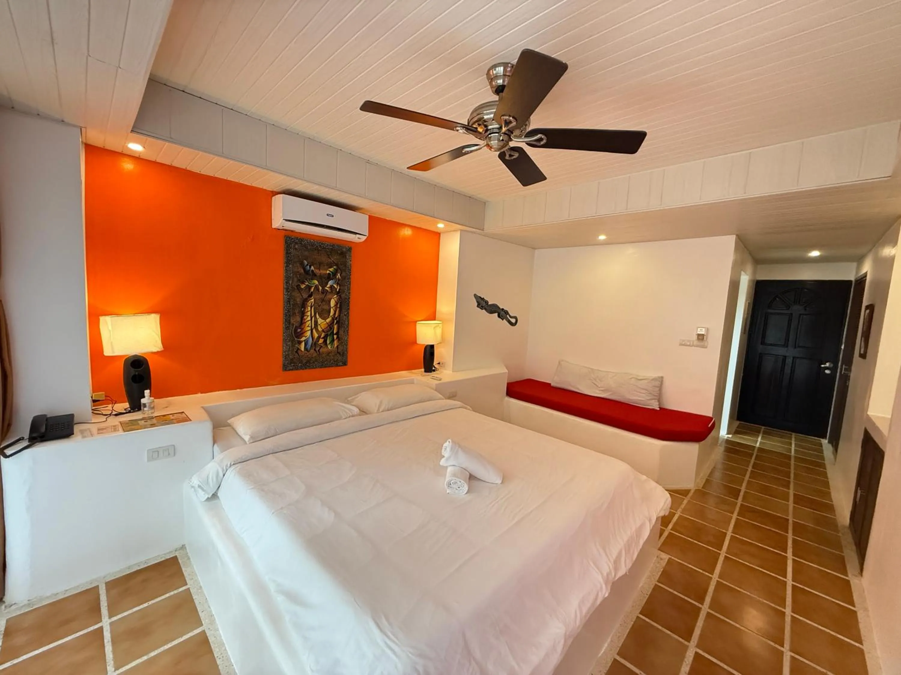 Bedroom, Bed in Calypso Beach and Dive Resort