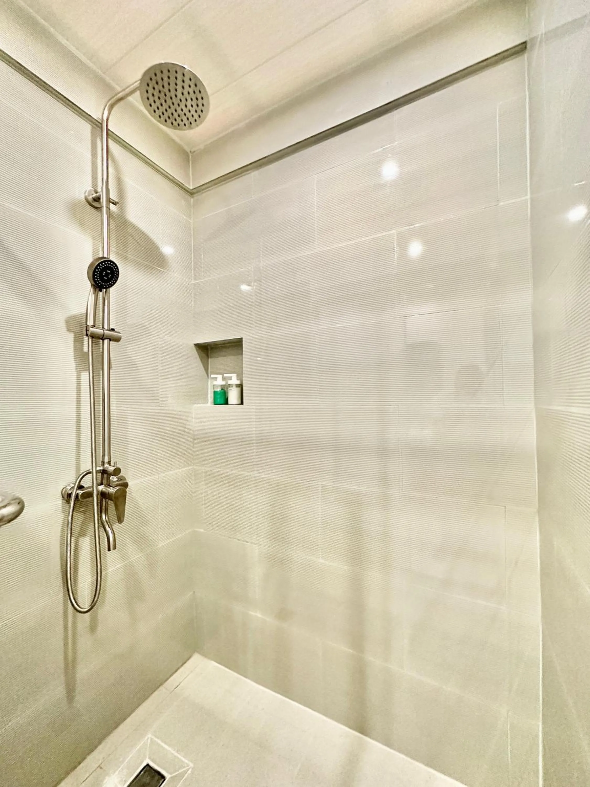 Bathroom in Calypso Beach and Dive Resort
