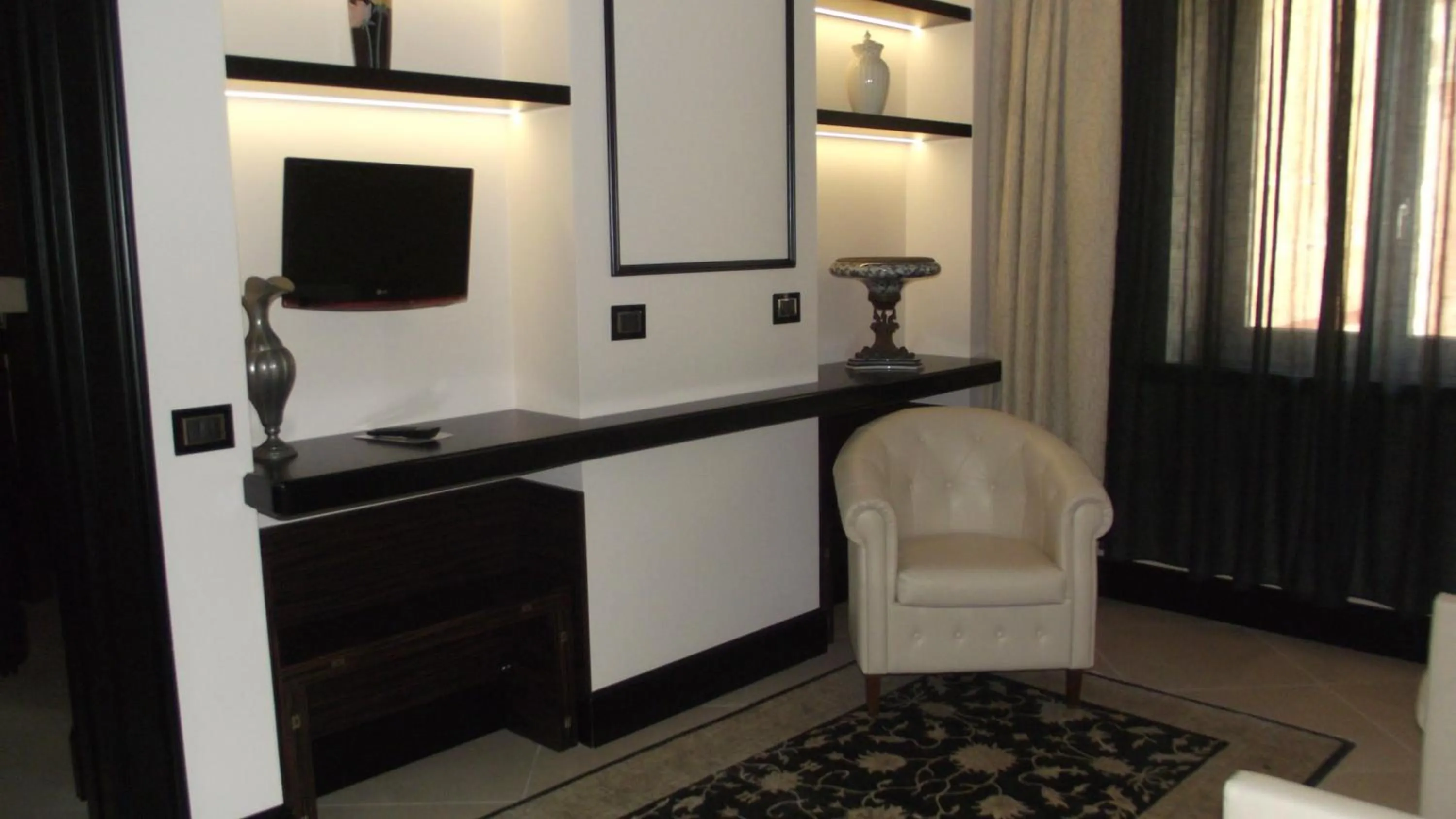 Bed in Hotel Excelsior