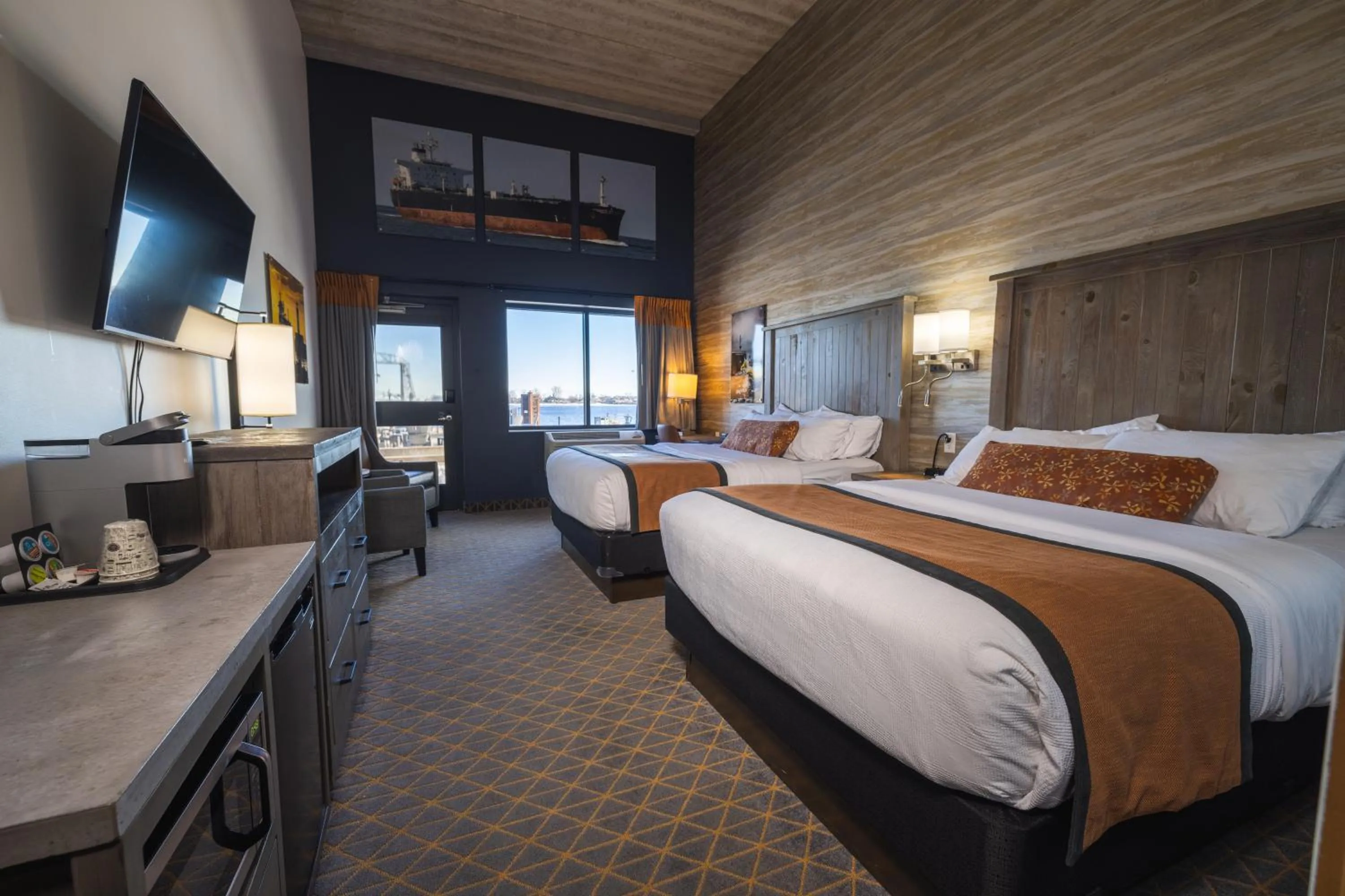 Bed in Pier B Resort