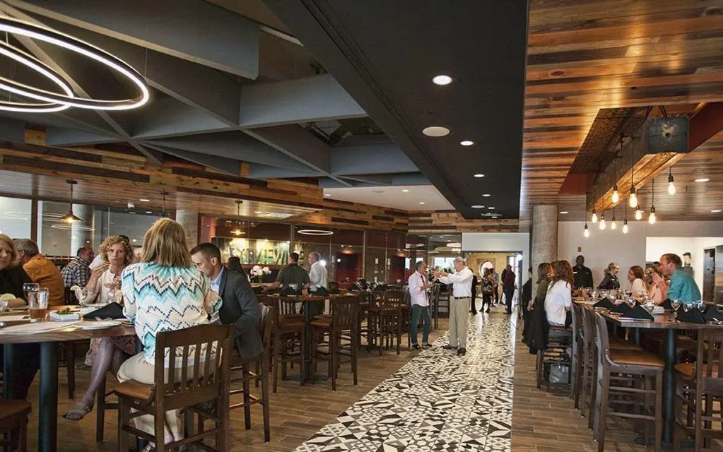 Restaurant/places to eat in Pier B Resort