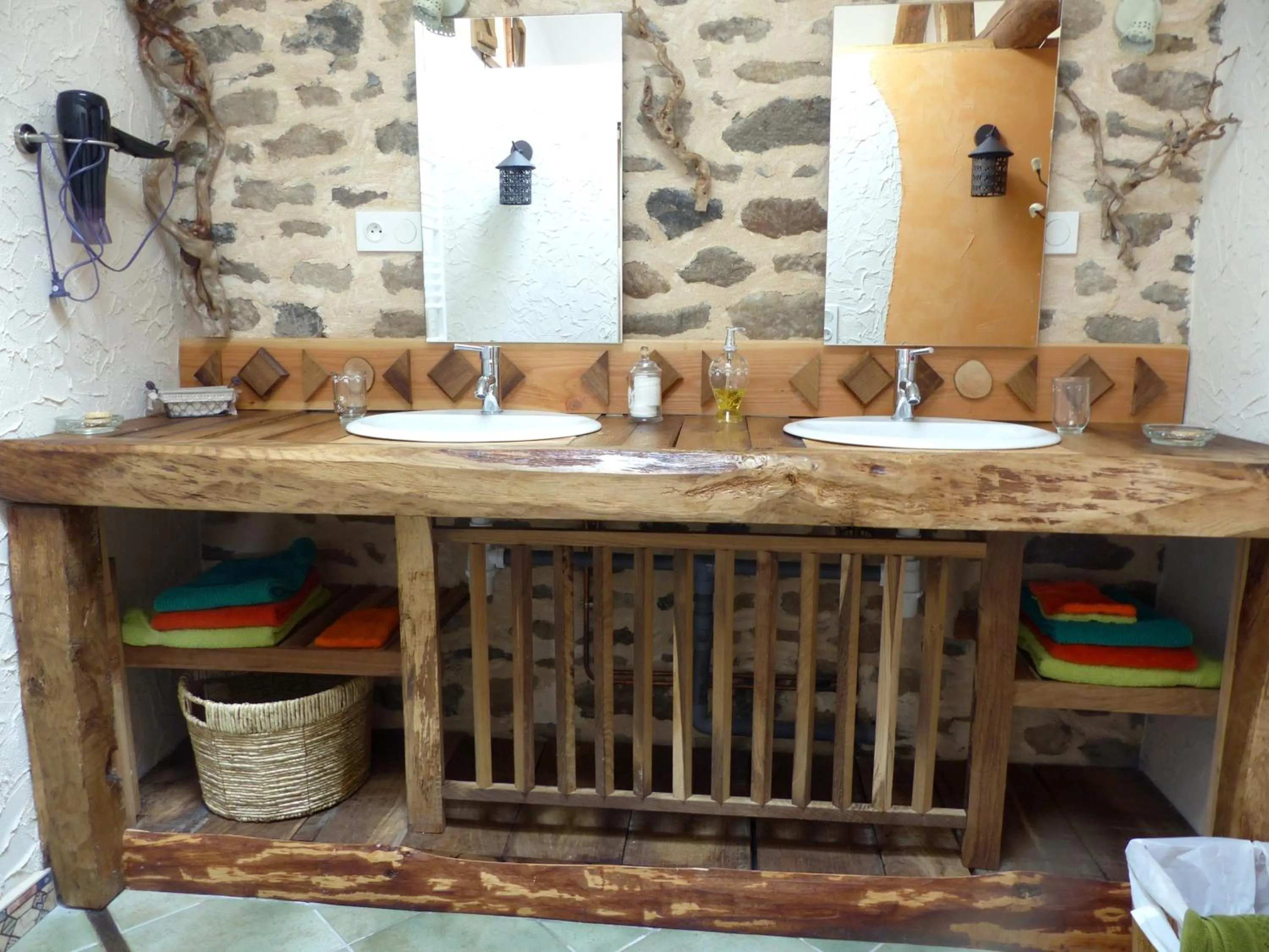 Bathroom in Le Jardin des Pierres Brunes