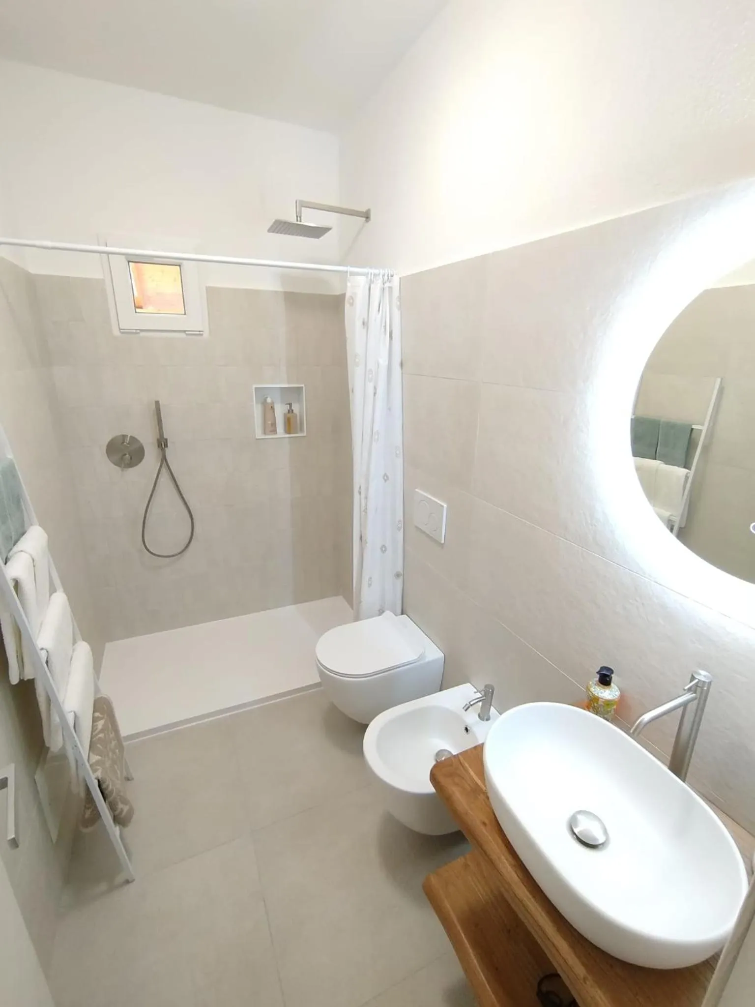 Shower in bbolbia - bed and breakfast