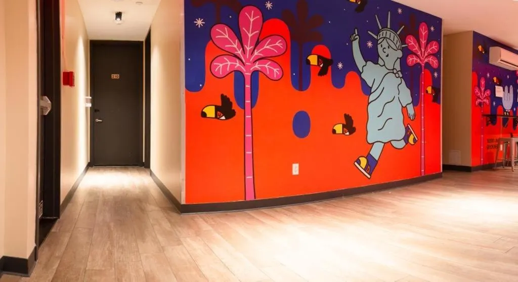 Jazz on Columbus Circle Hostel