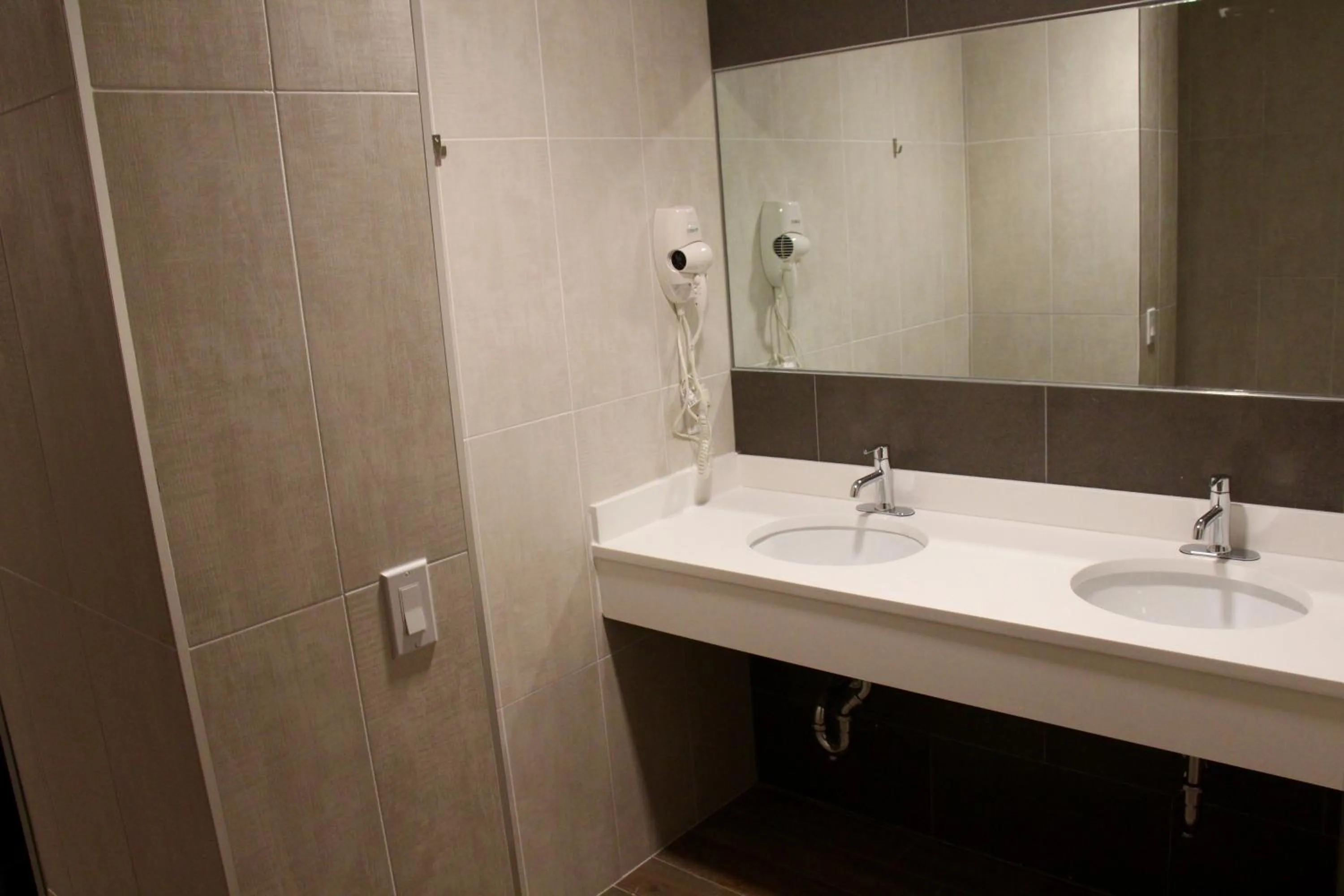 Bathroom in Jazz on Columbus Circle Hostel