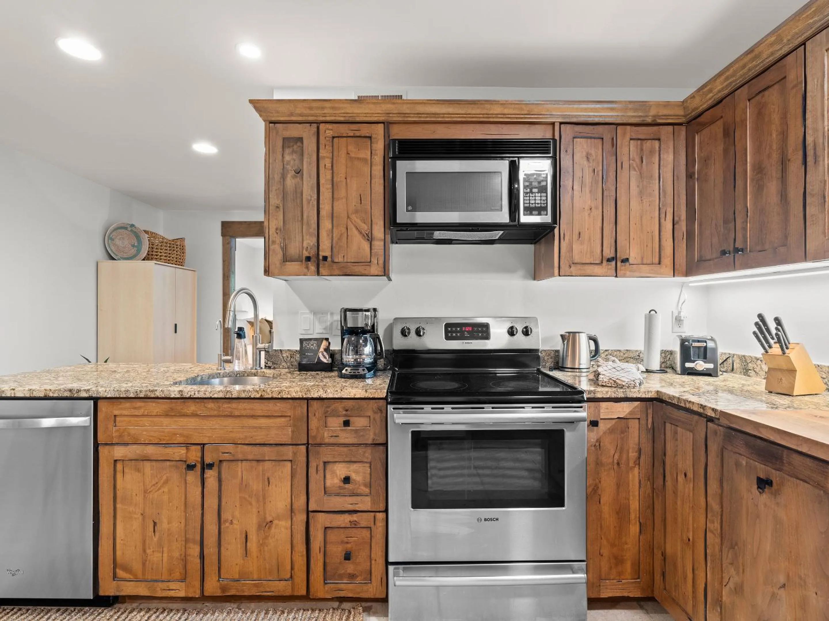 kitchen in Jupiter Inn