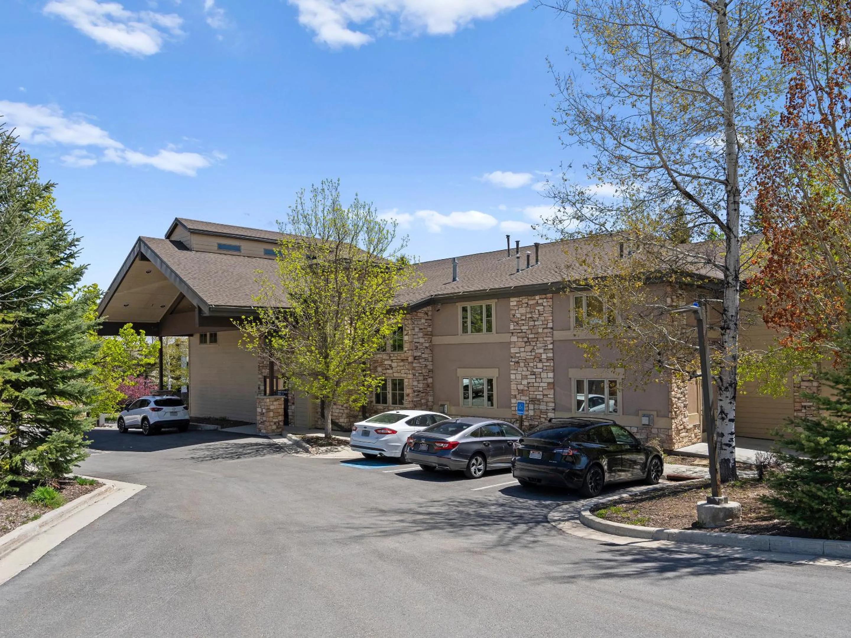 Property building in Jupiter Inn