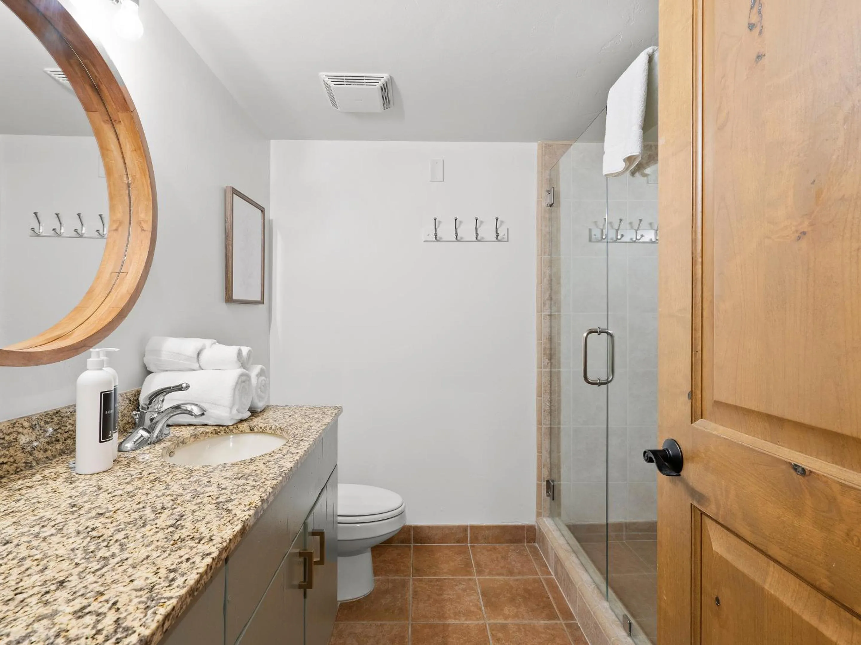 Shower in Jupiter Inn