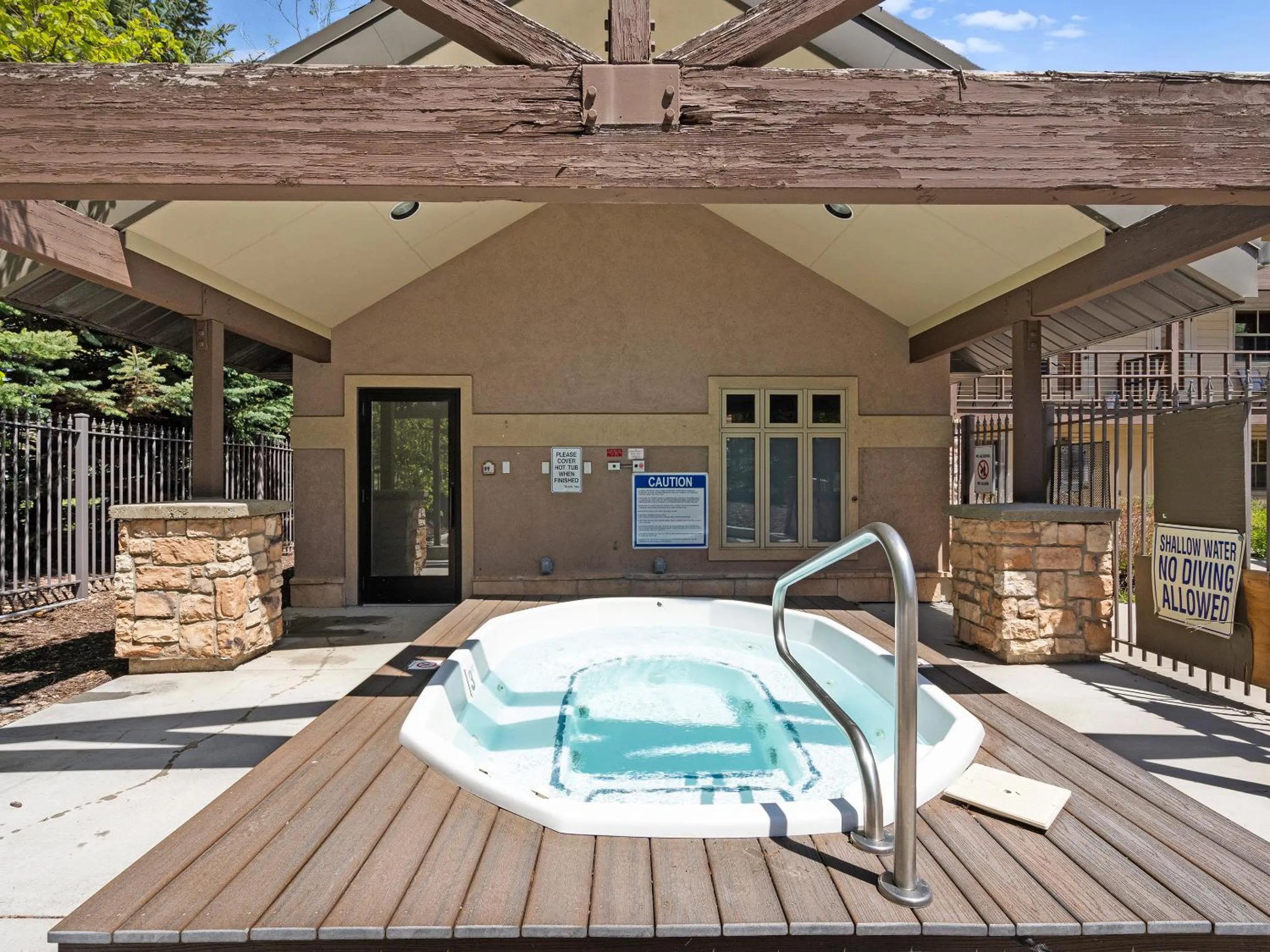 Hot Tub in Jupiter Inn