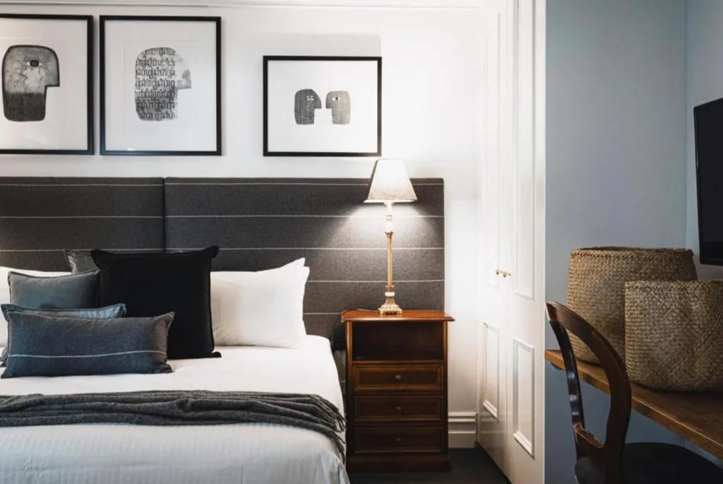 Bed in Hotel Bellinzona Daylesford