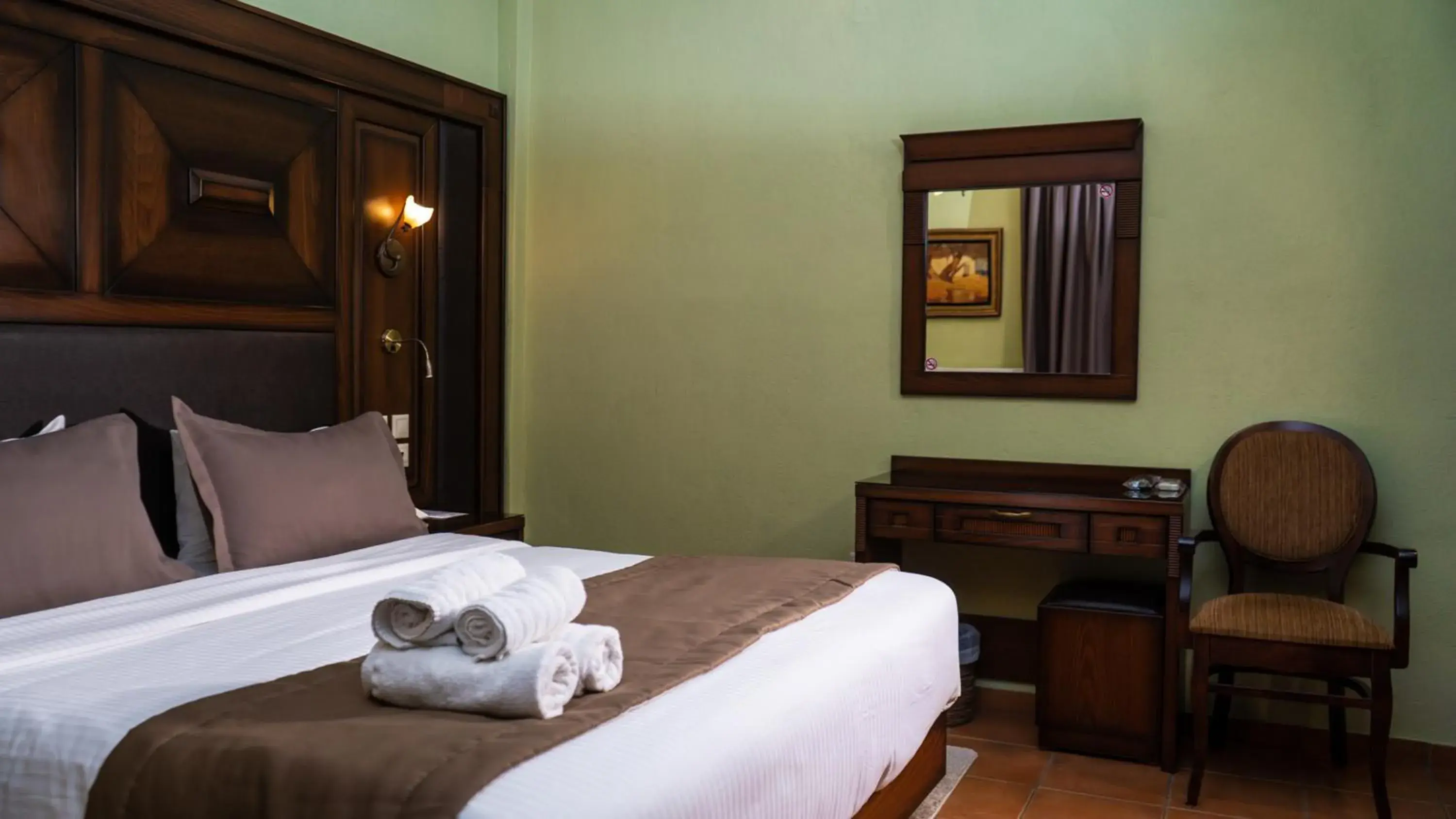 Double/Twin Room with Meteora View in Dellas Boutique Hotel Double/Twin Room with Meteora View in Dellas Boutique Hotel