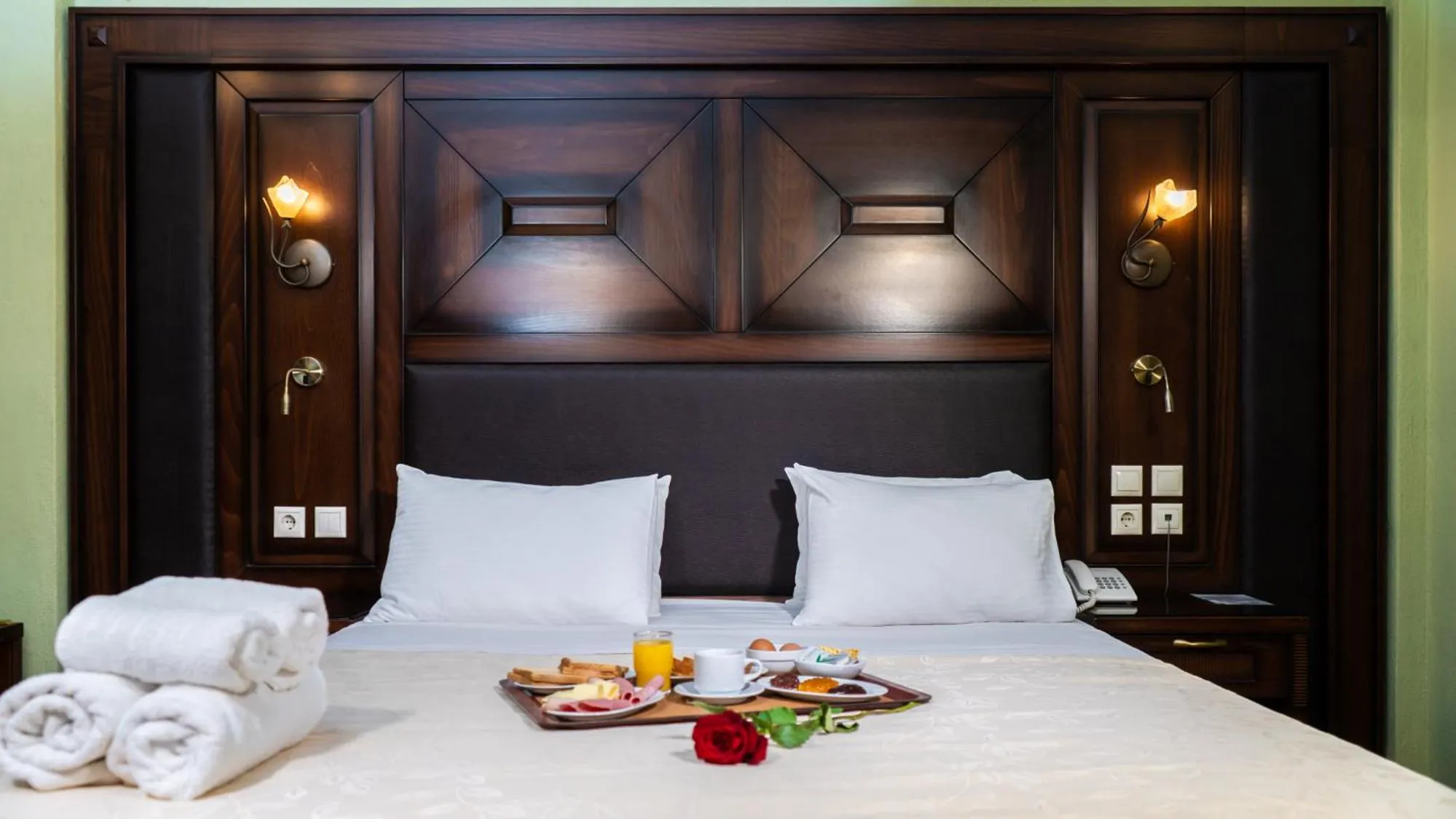 Bedroom, Bed in Dellas Boutique Hotel