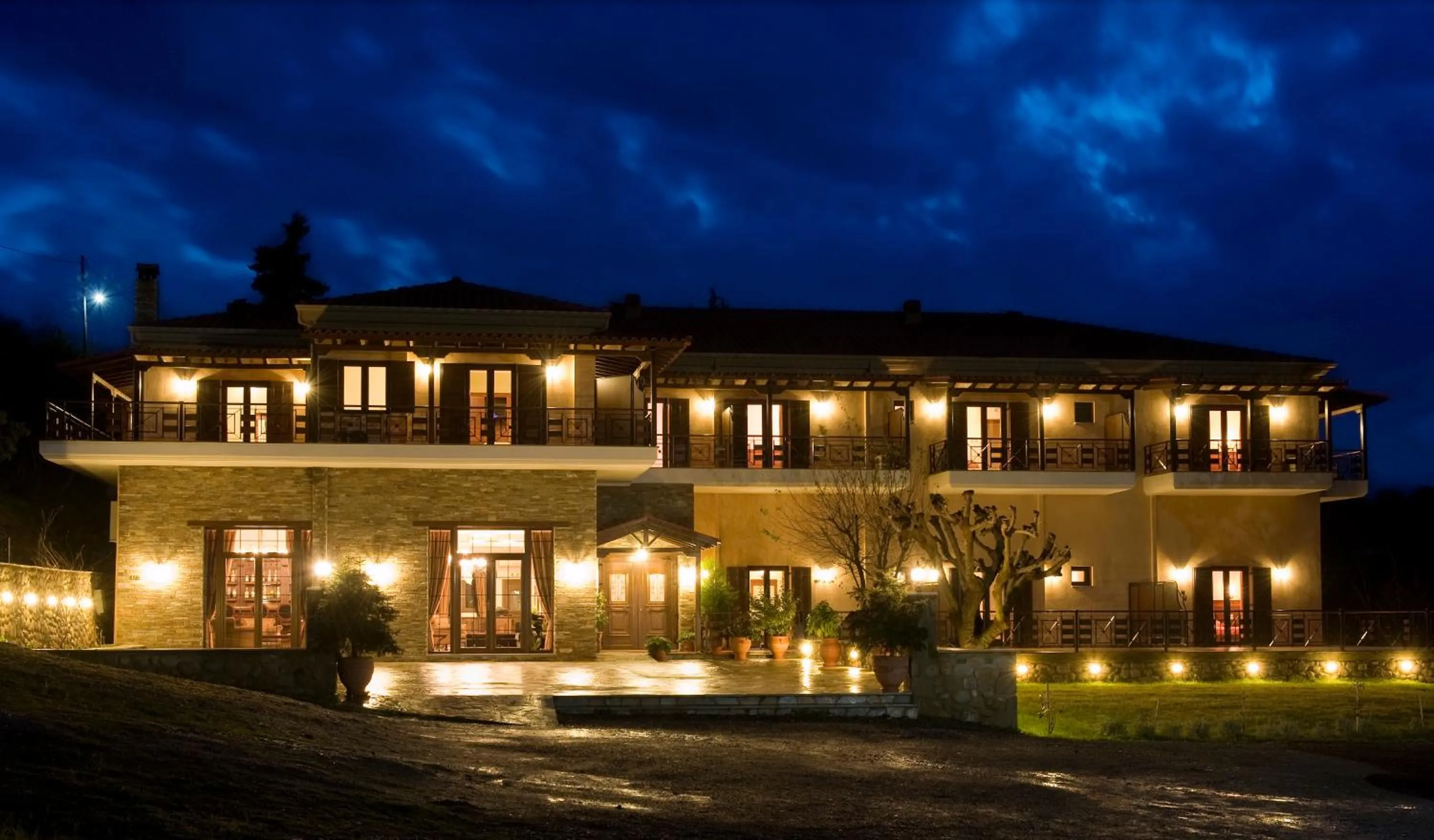 Facade/entrance in Dellas Boutique Hotel