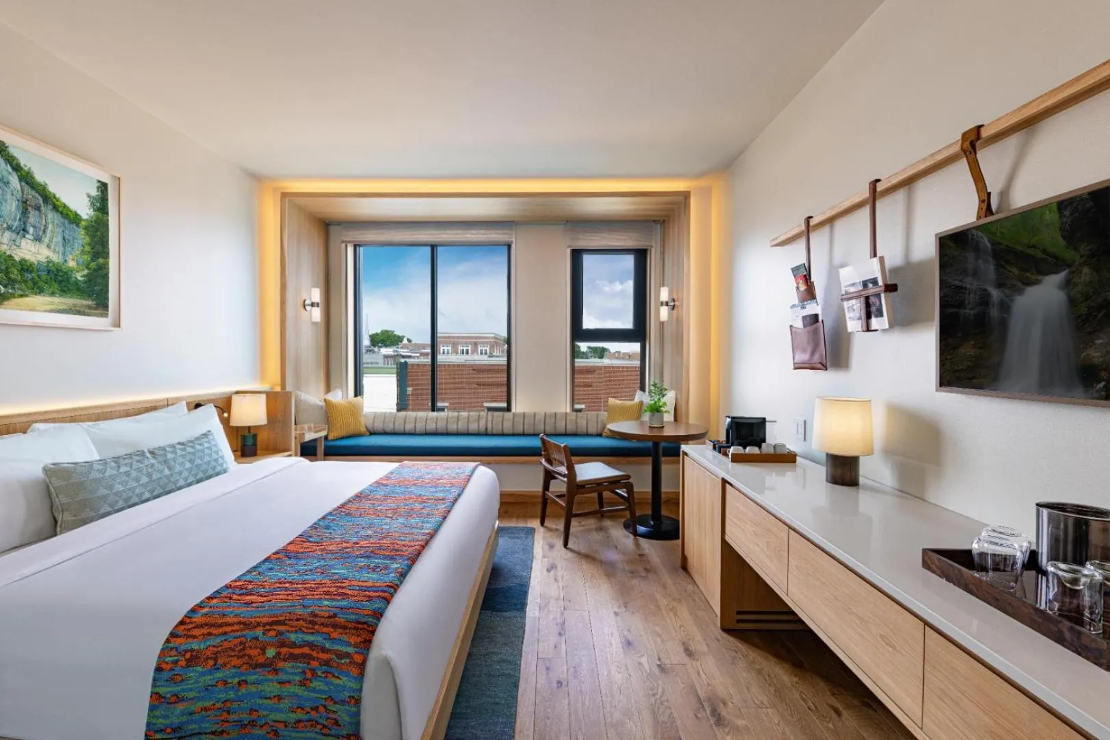 Deluxe King Room in The Compton