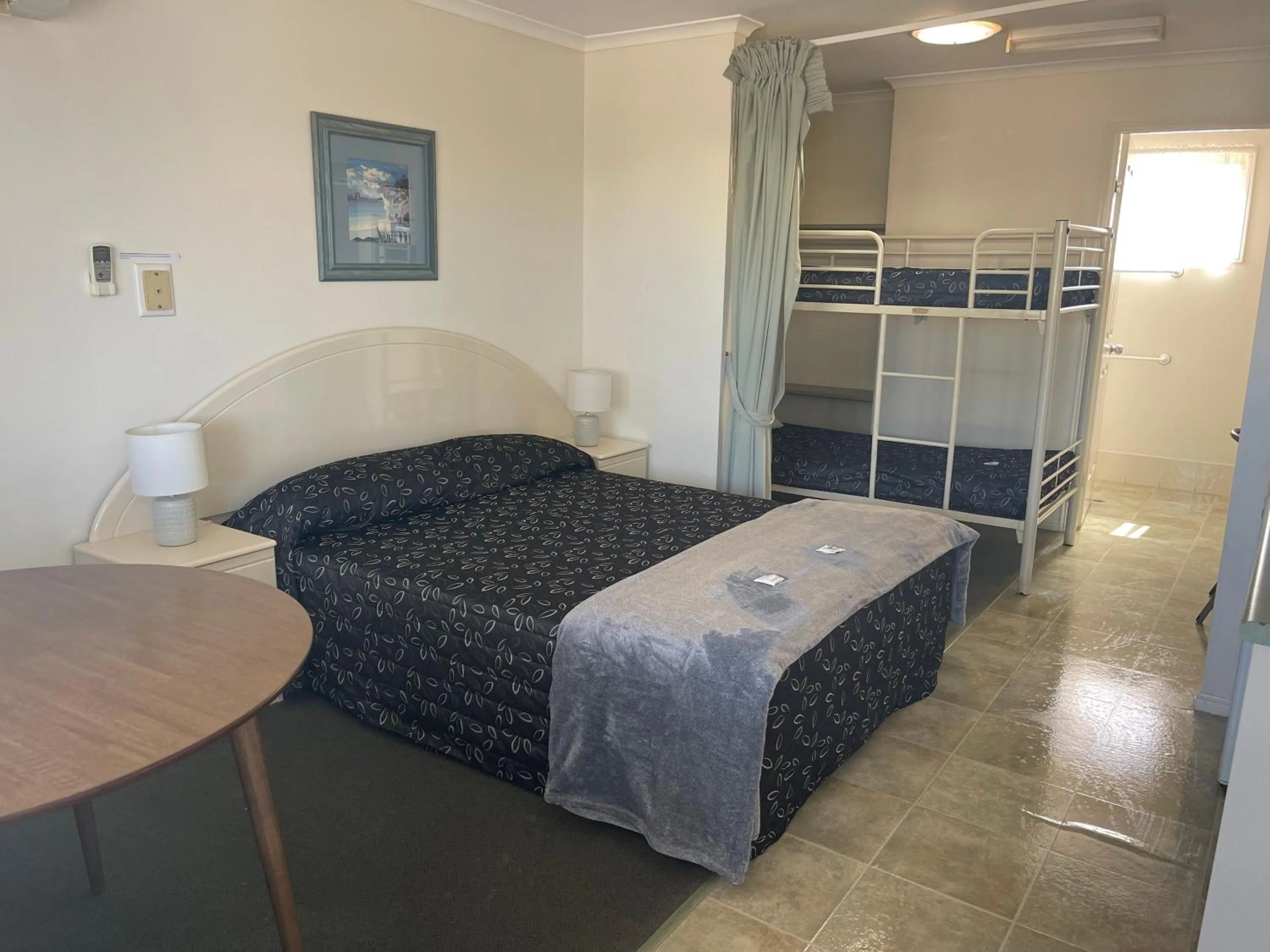 Bed in Warrego Motel