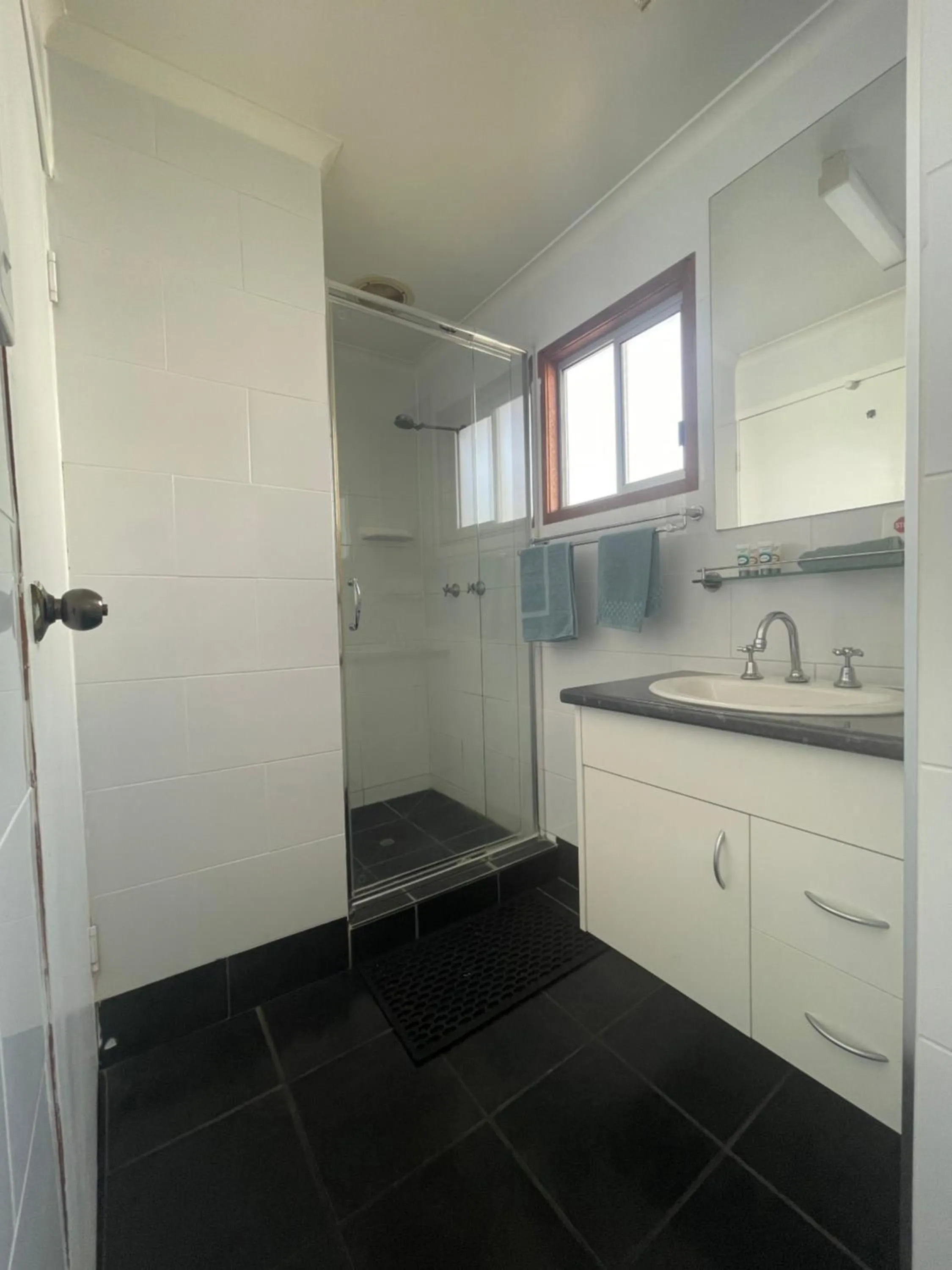 Shower in Warrego Motel