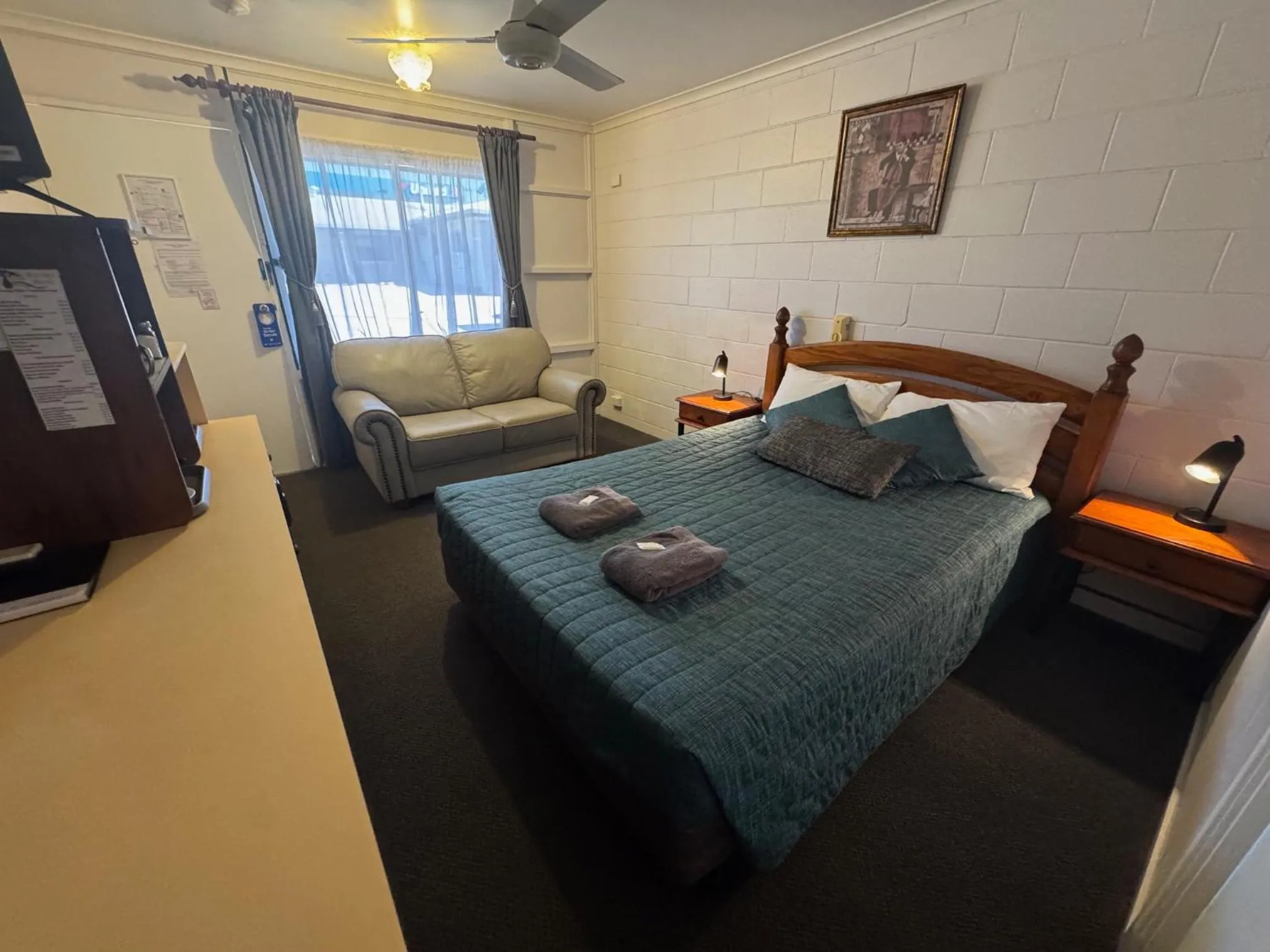 Bedroom, Bed in Warrego Motel