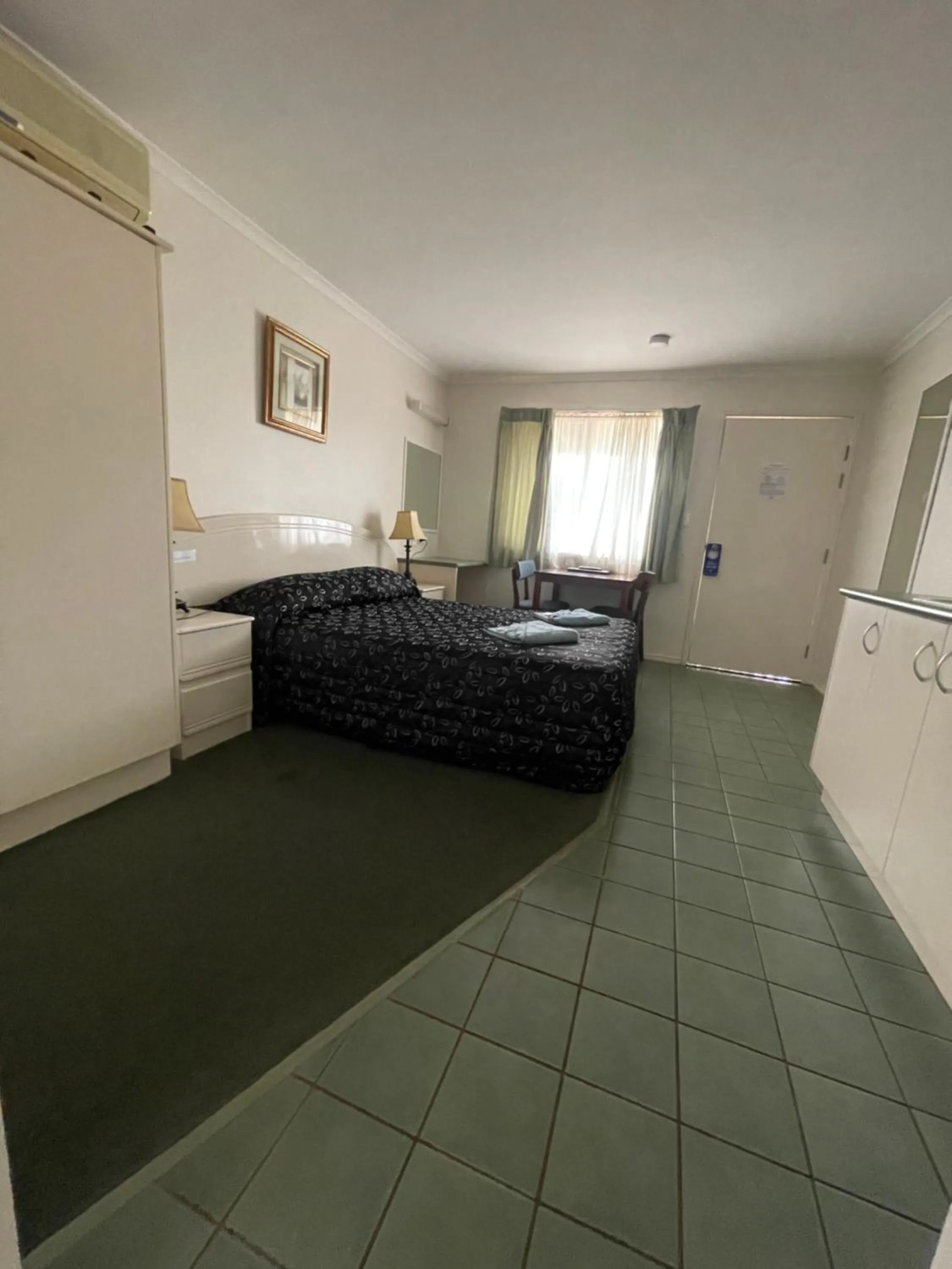 Bed in Warrego Motel