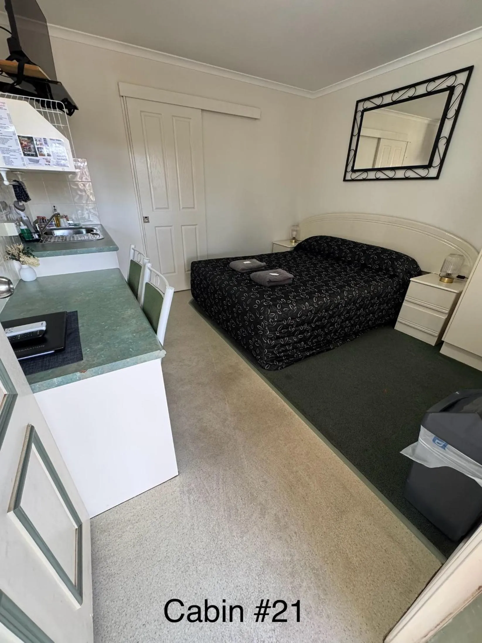 Photo of the whole room in Warrego Motel