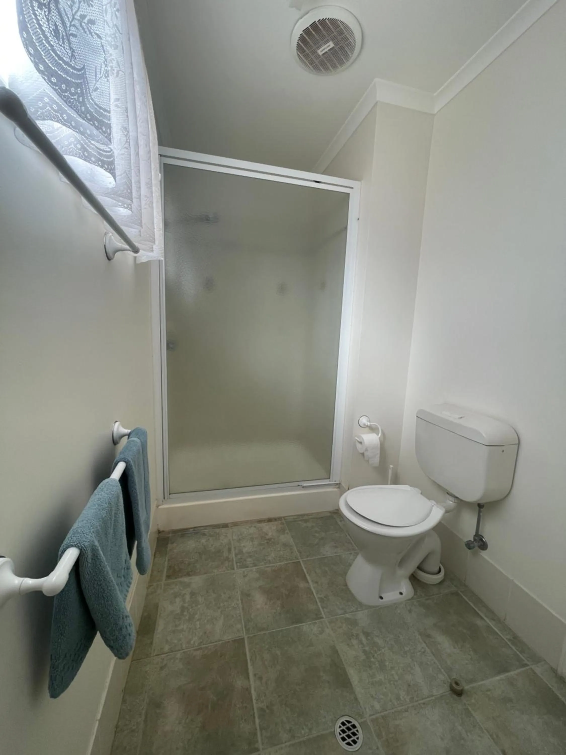 Shower in Warrego Motel