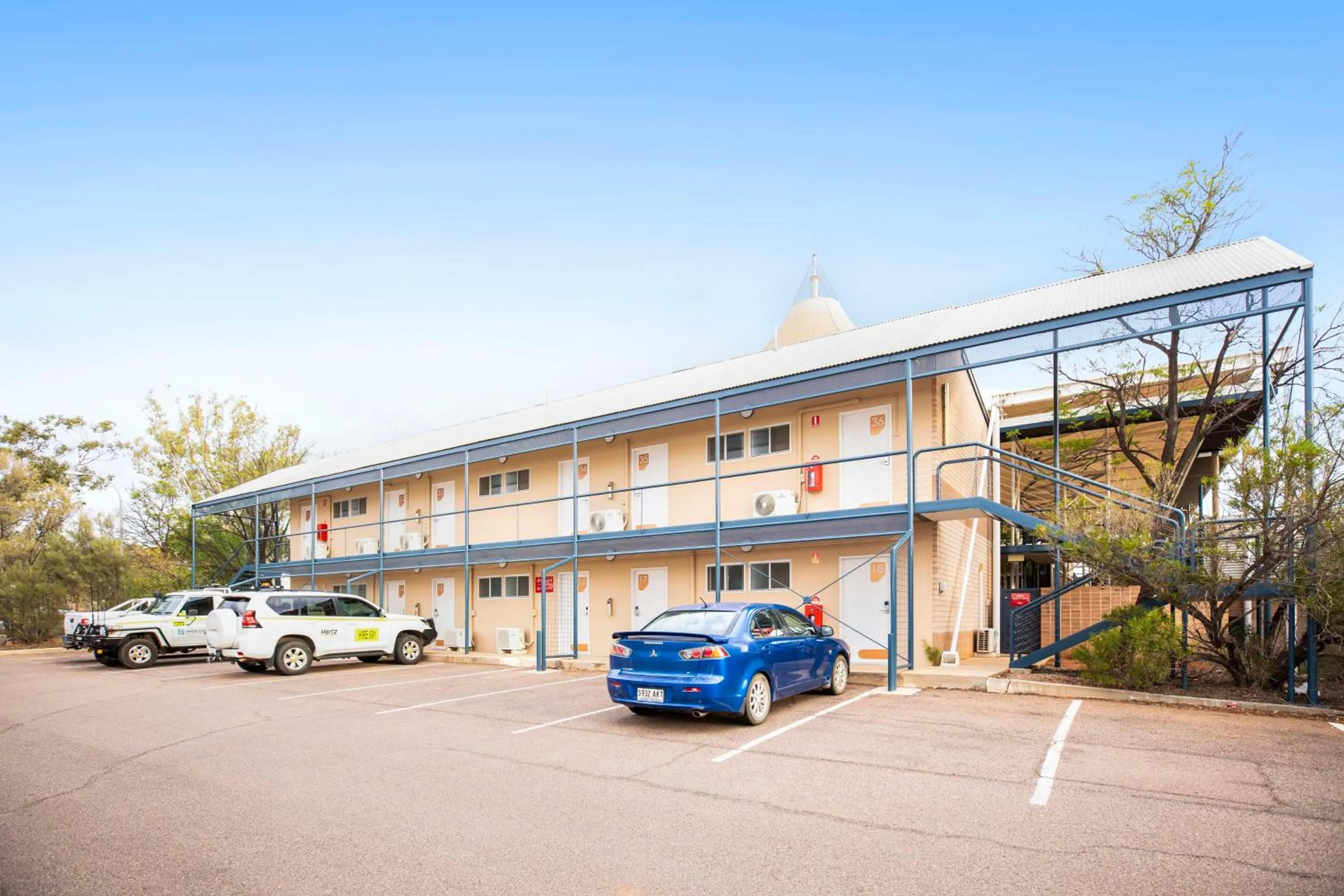 Property building in Roxby Downs Motor Inn