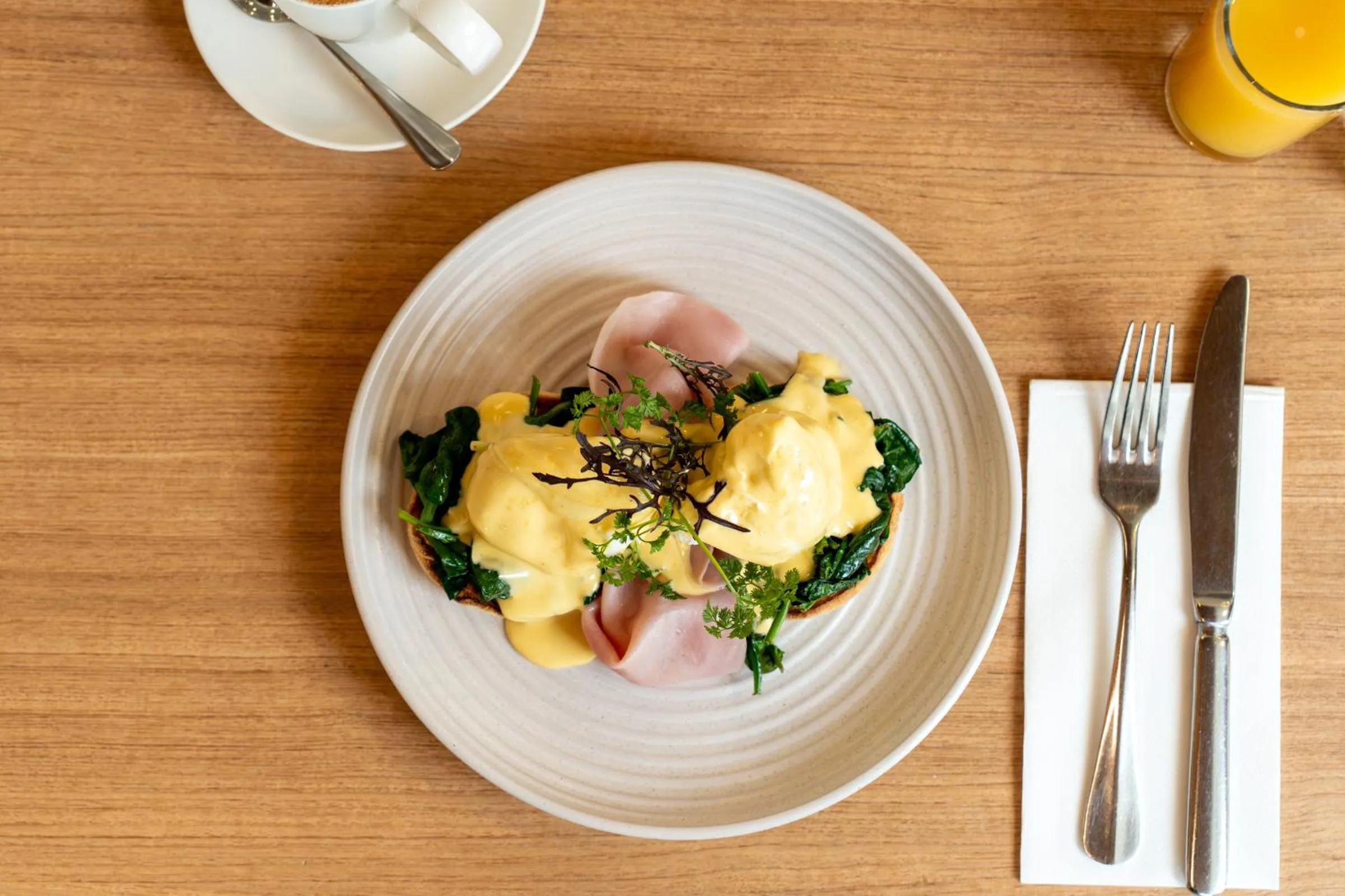 Restaurant/places to eat in Mercure Newcastle Airport