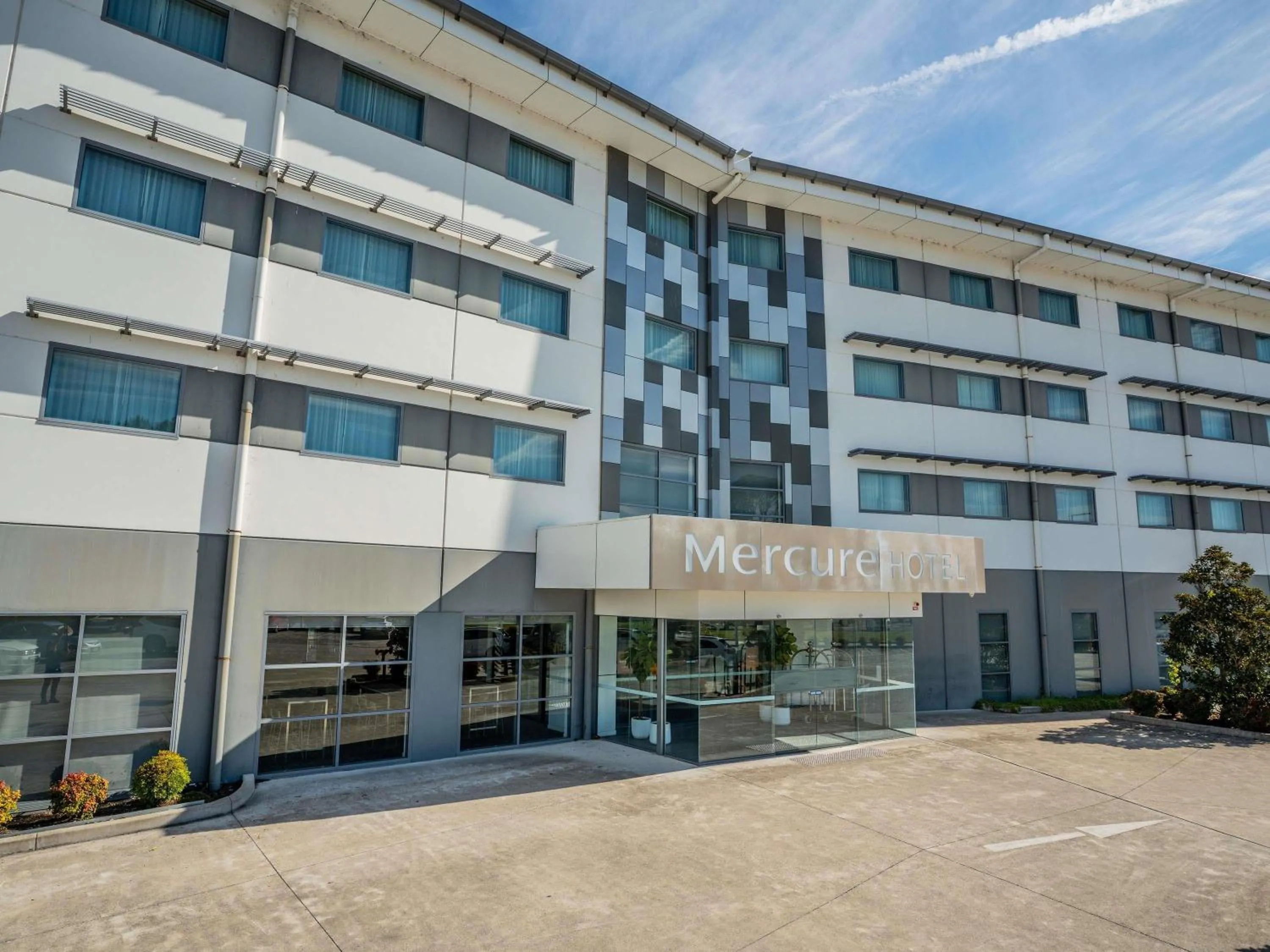 Property building in Mercure Newcastle Airport