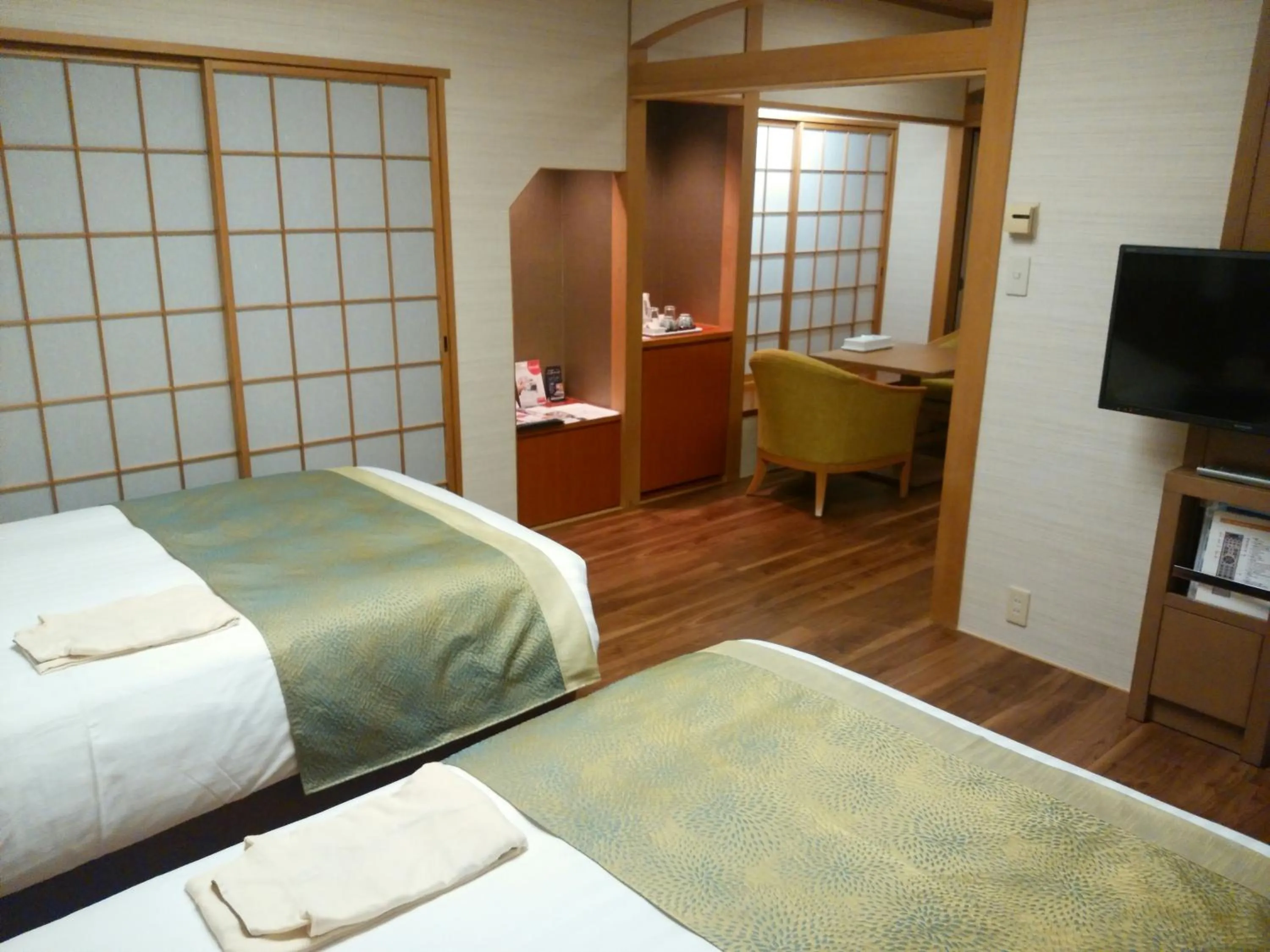 Bed in JR Hotel Clement Tokushima