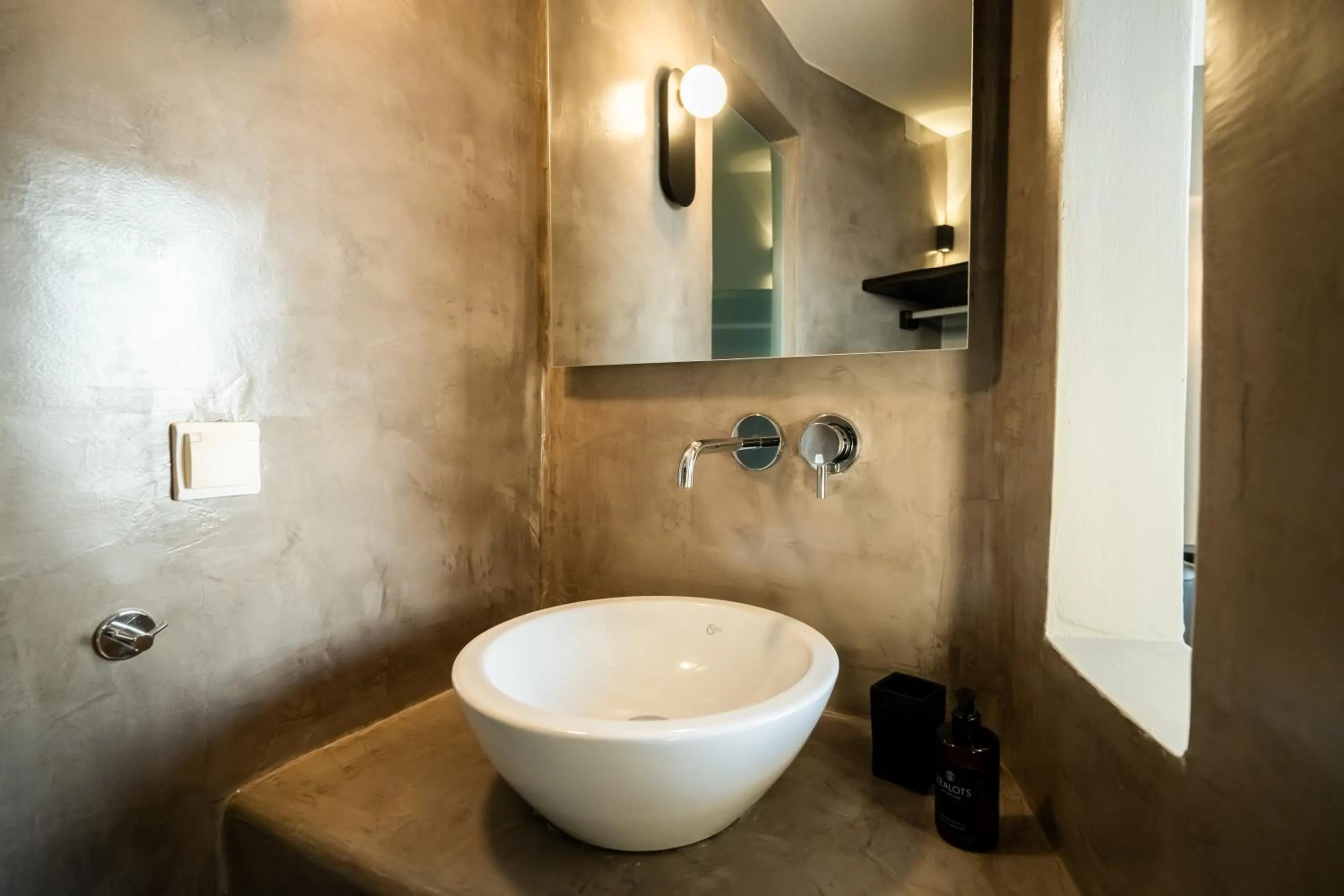 Shower in Black Diamond Suites