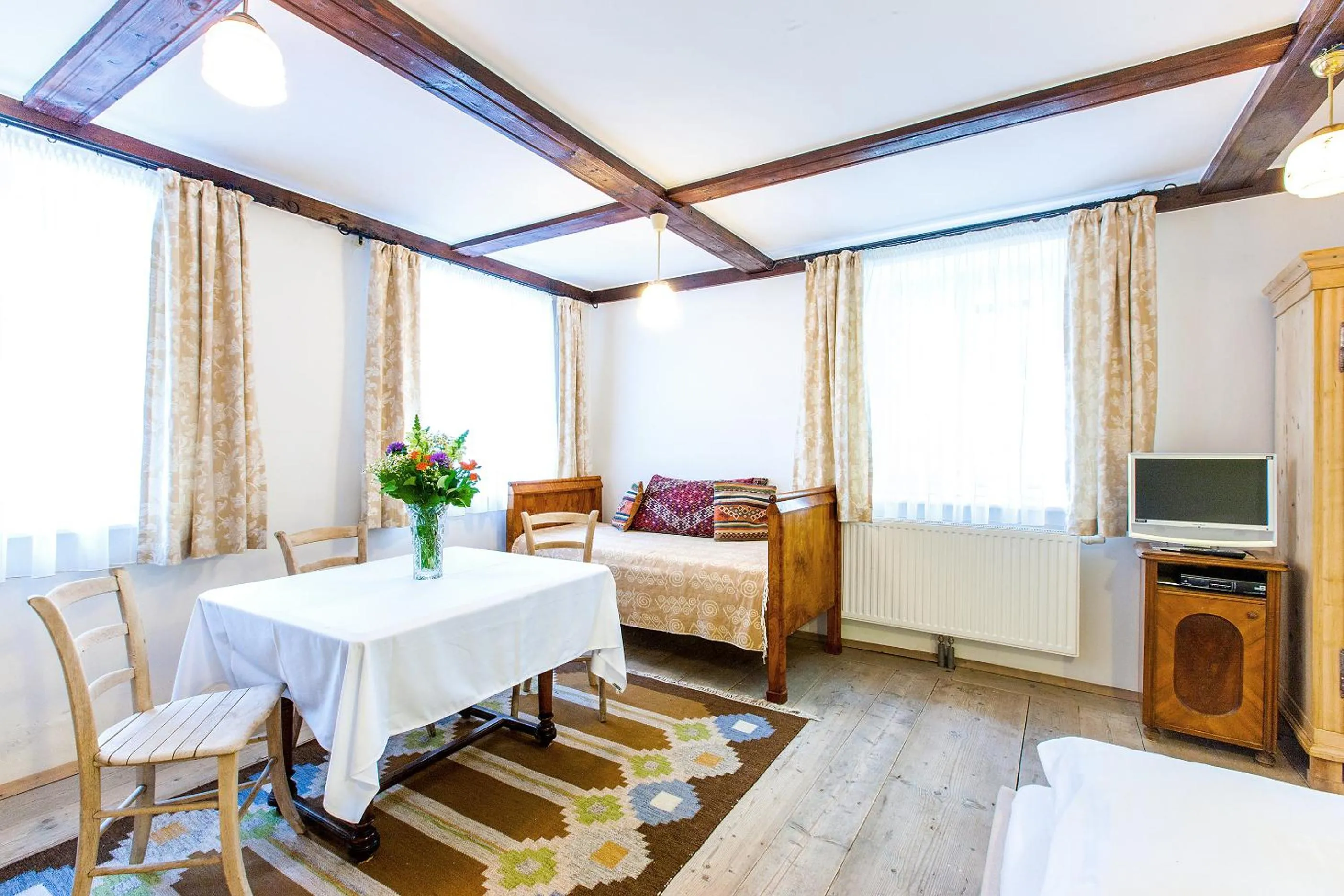 Day, Bed in Stadthaus Mariazell