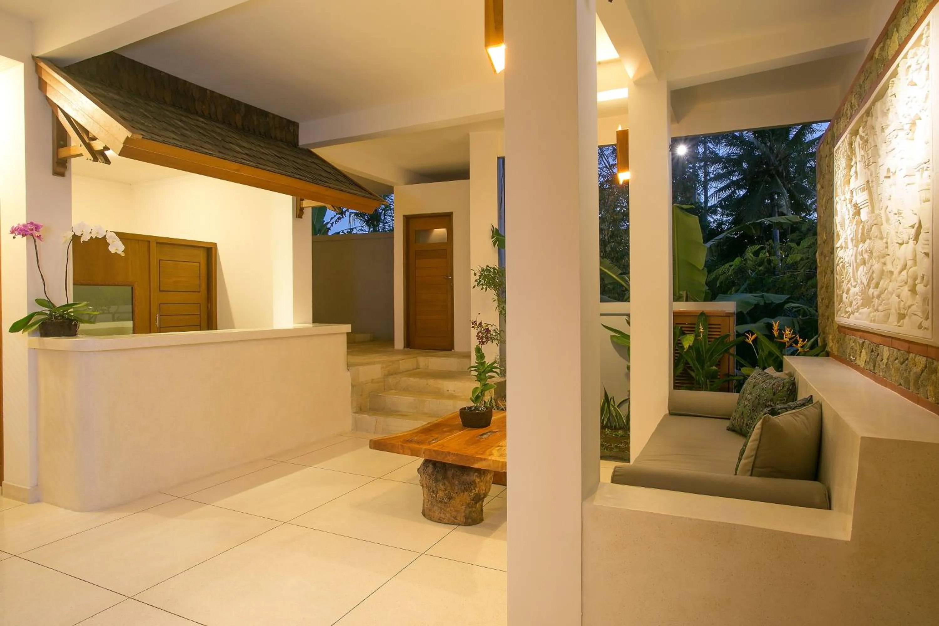 Lobby or reception in Pesantian Villa and Warung