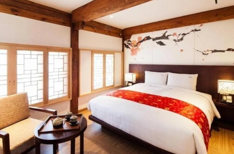 Bedroom, Bed in Gyeongwonjae By Walkerhill