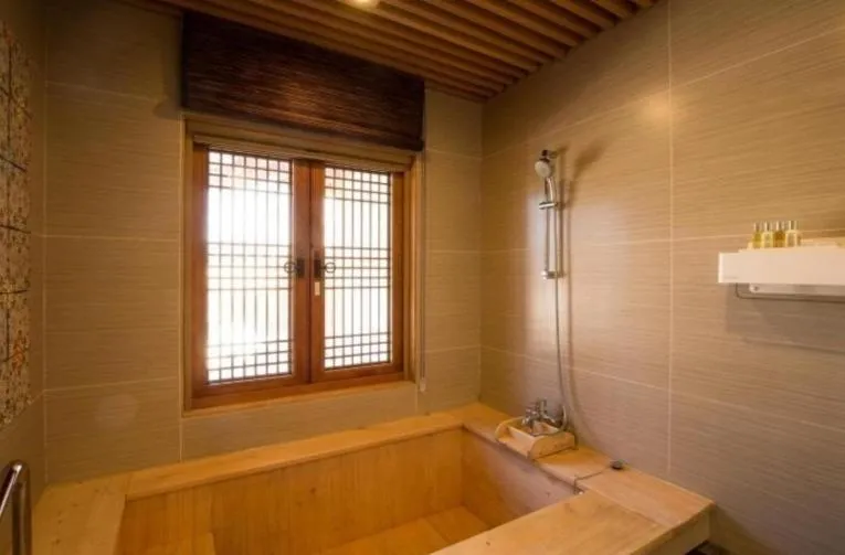 Bath in Gyeongwonjae By Walkerhill