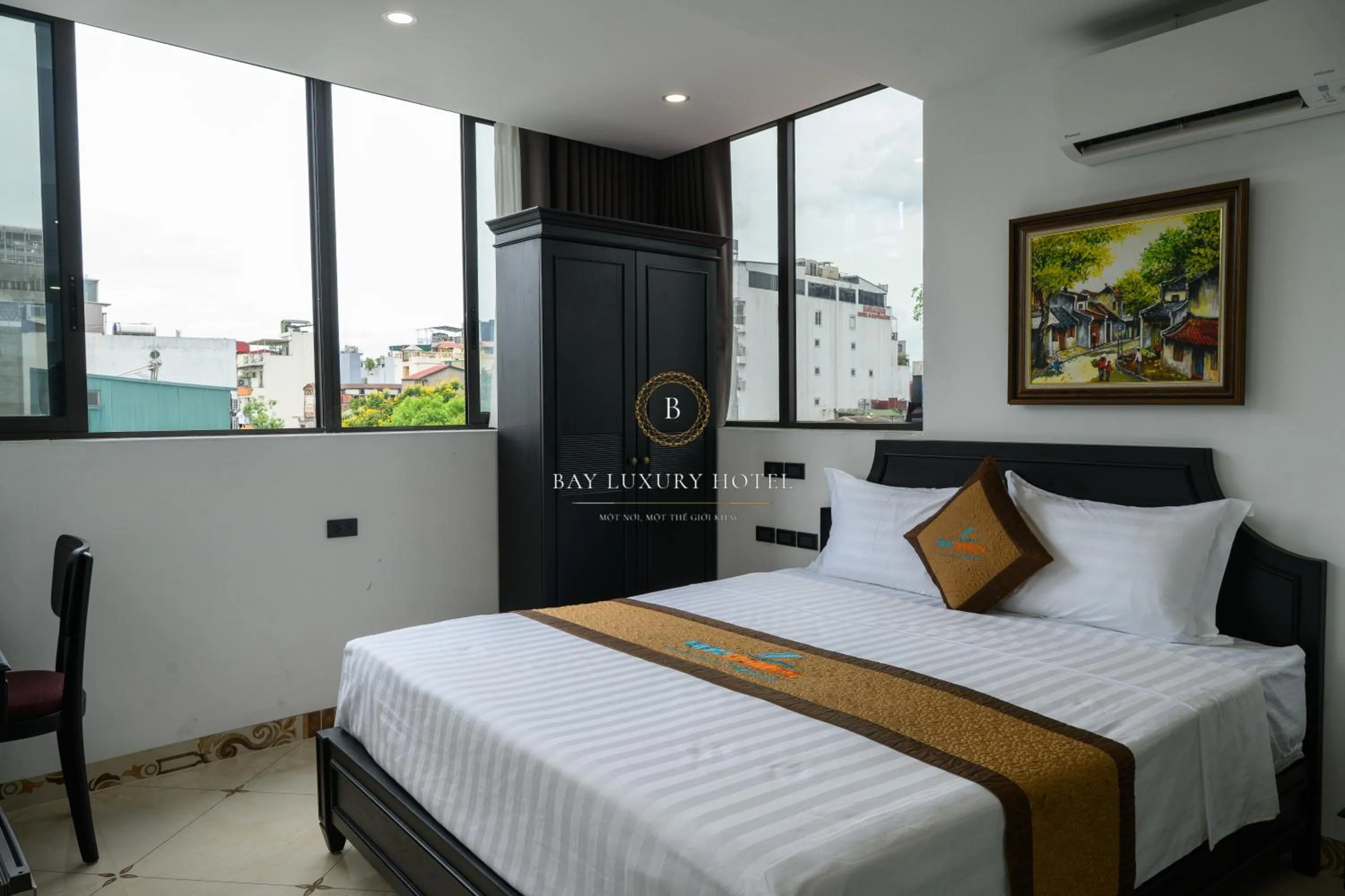 Photo of the whole room, Bed in Bay Luxury Hotel & Spa - No 1 Ngo Huyen