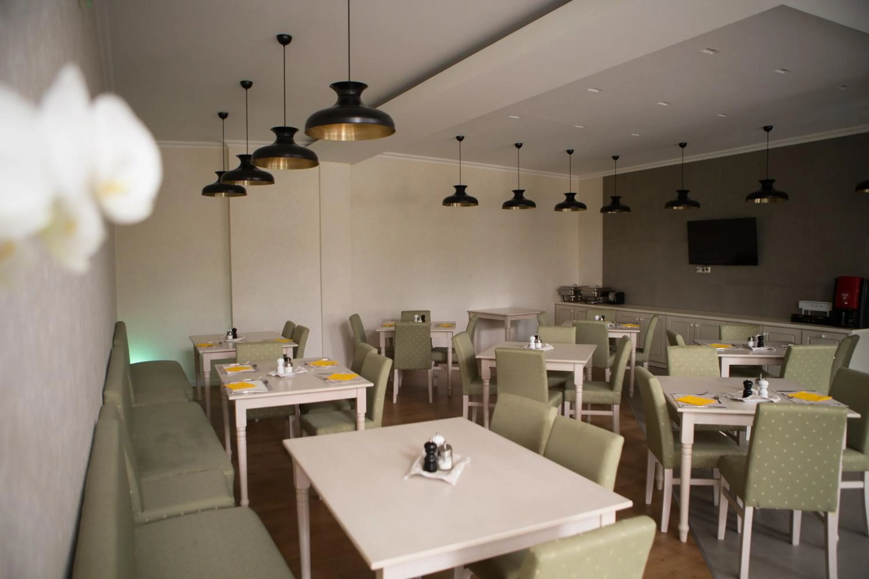 Restaurant/places to eat in Irene's Resort