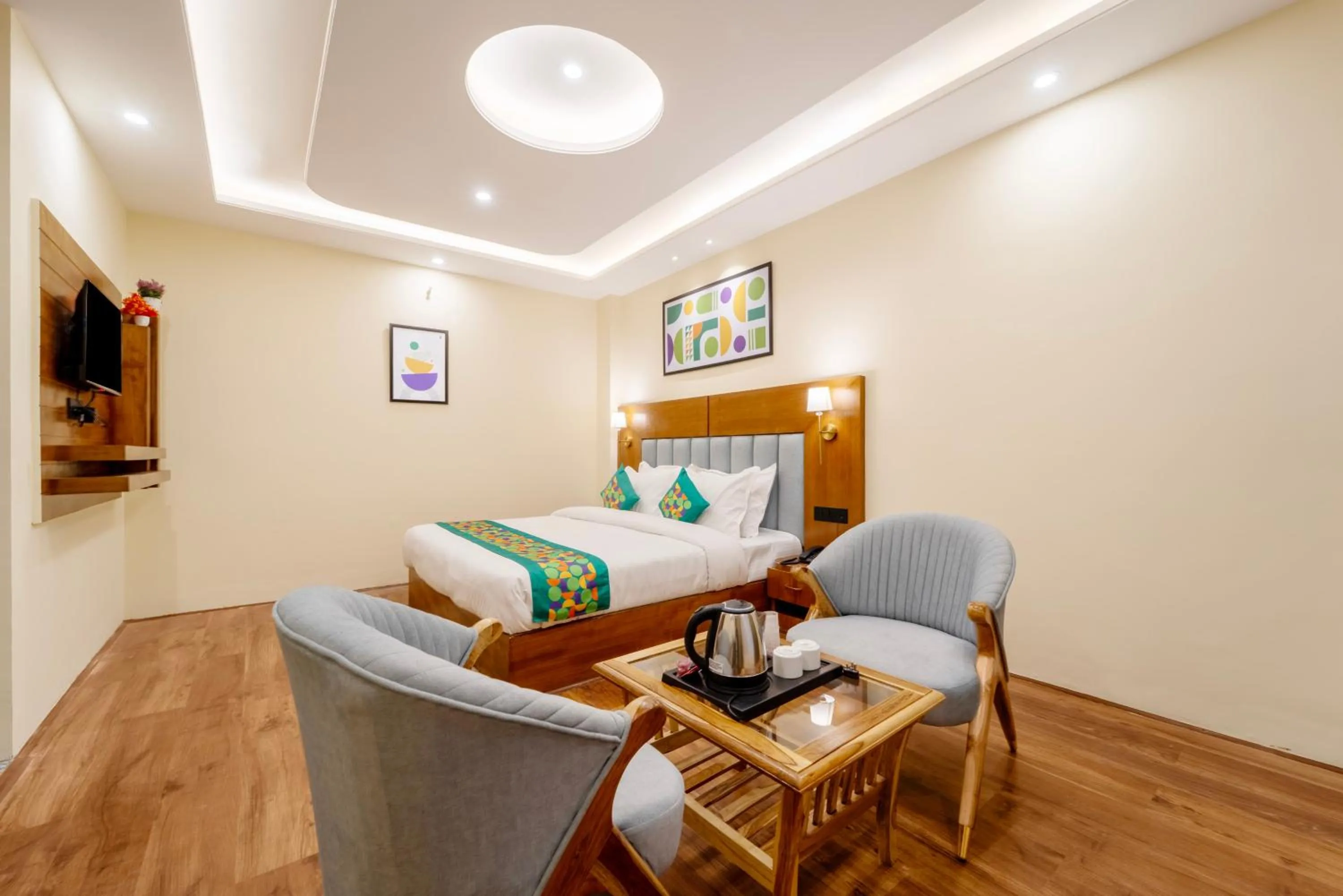 Bedroom, Bed in Treebo Premium The Takey'S, Mall Road