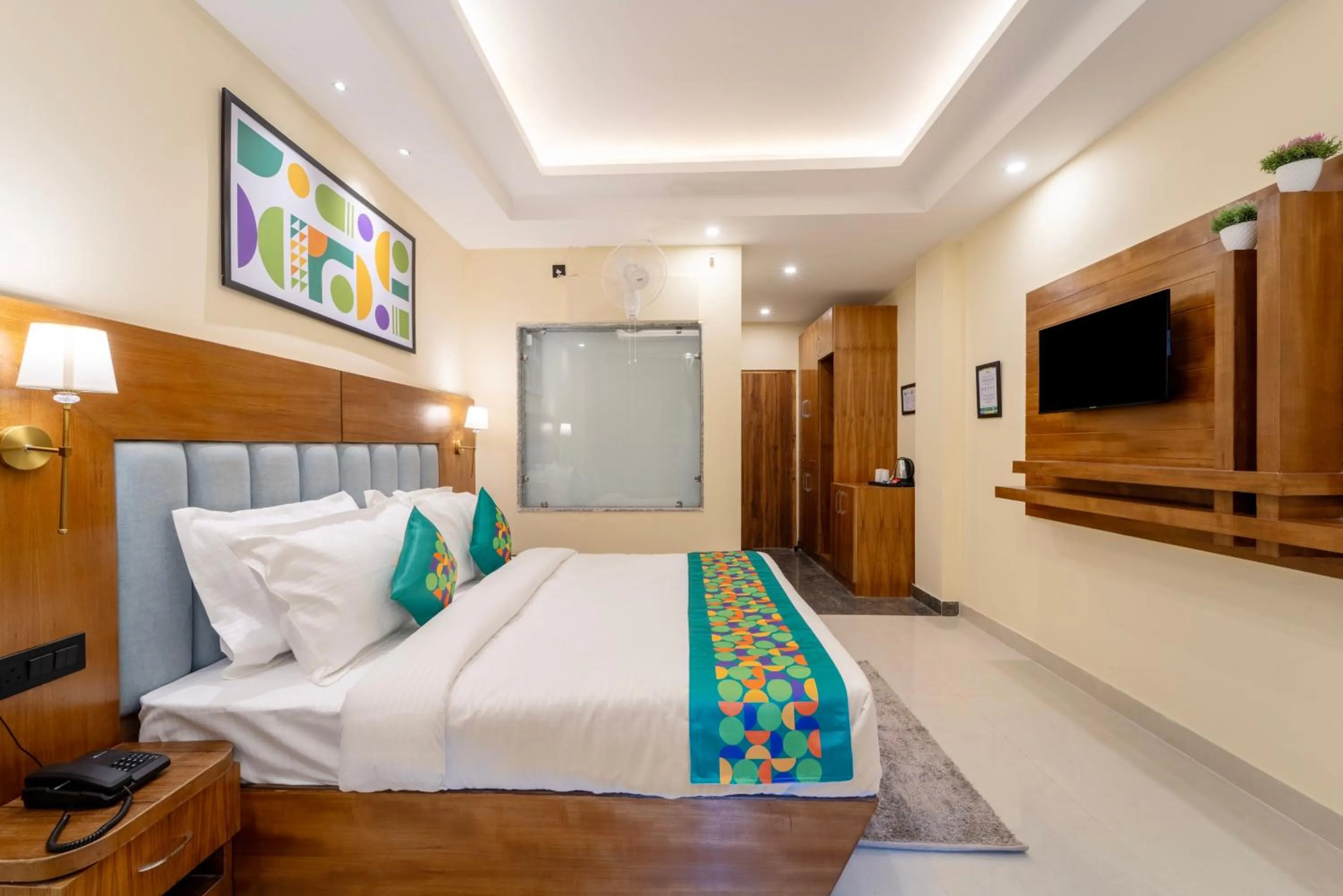 Bedroom, Bed in Treebo Premium The Takey'S, Mall Road