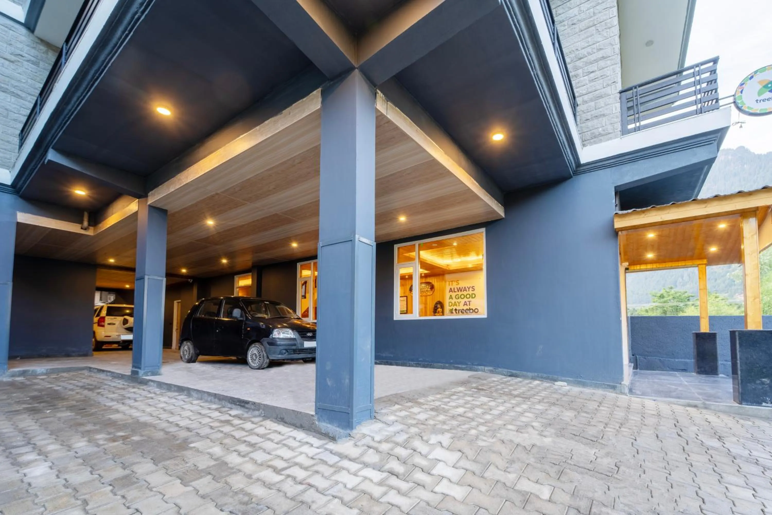 Parking in Treebo Premium The Takey'S, Mall Road