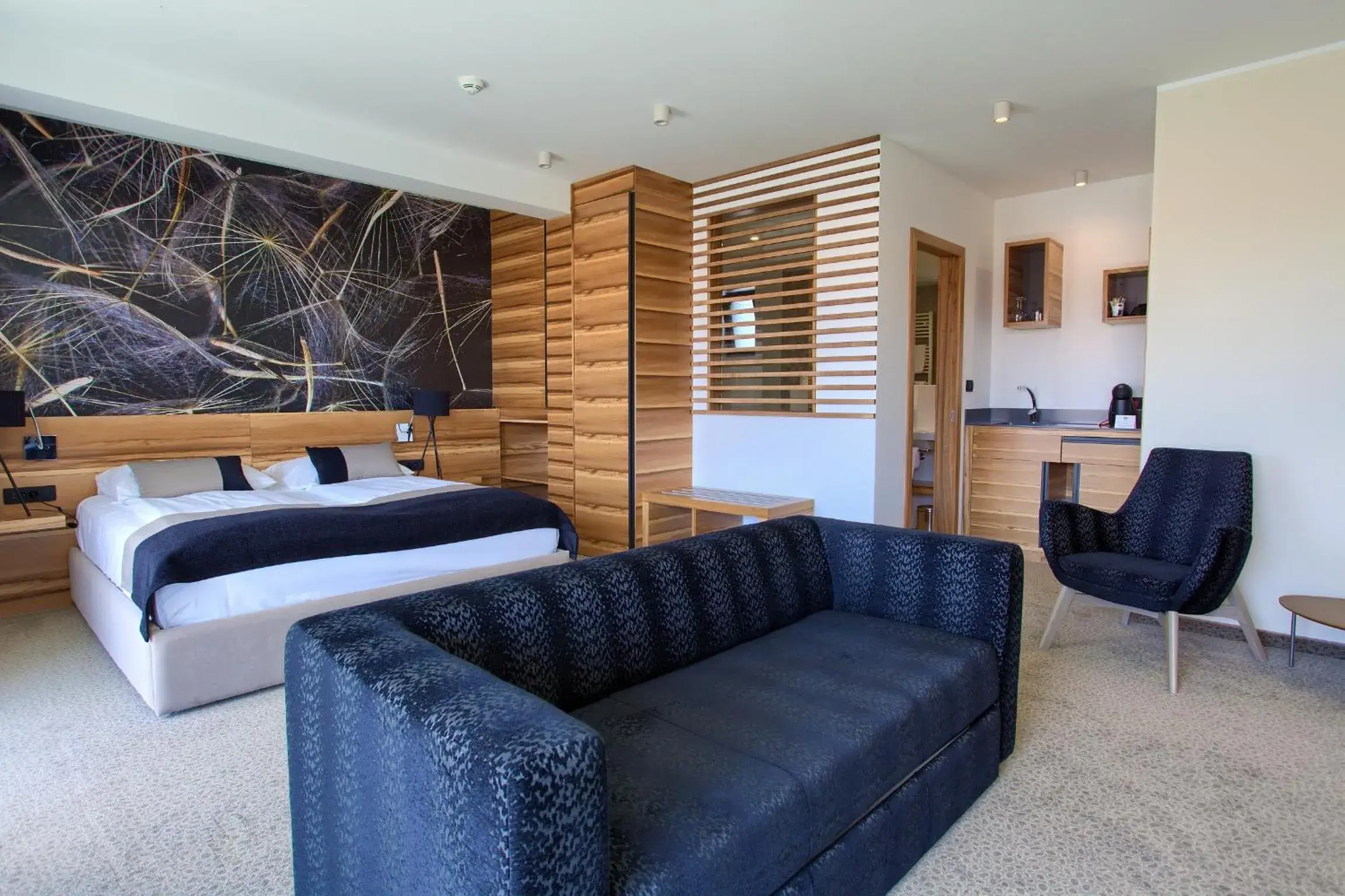 Junior Suite with Balcony - partial Sea View in Hotel Villa Margaret Junior Suite with Balcony - partial Sea View in Hotel Villa Margaret