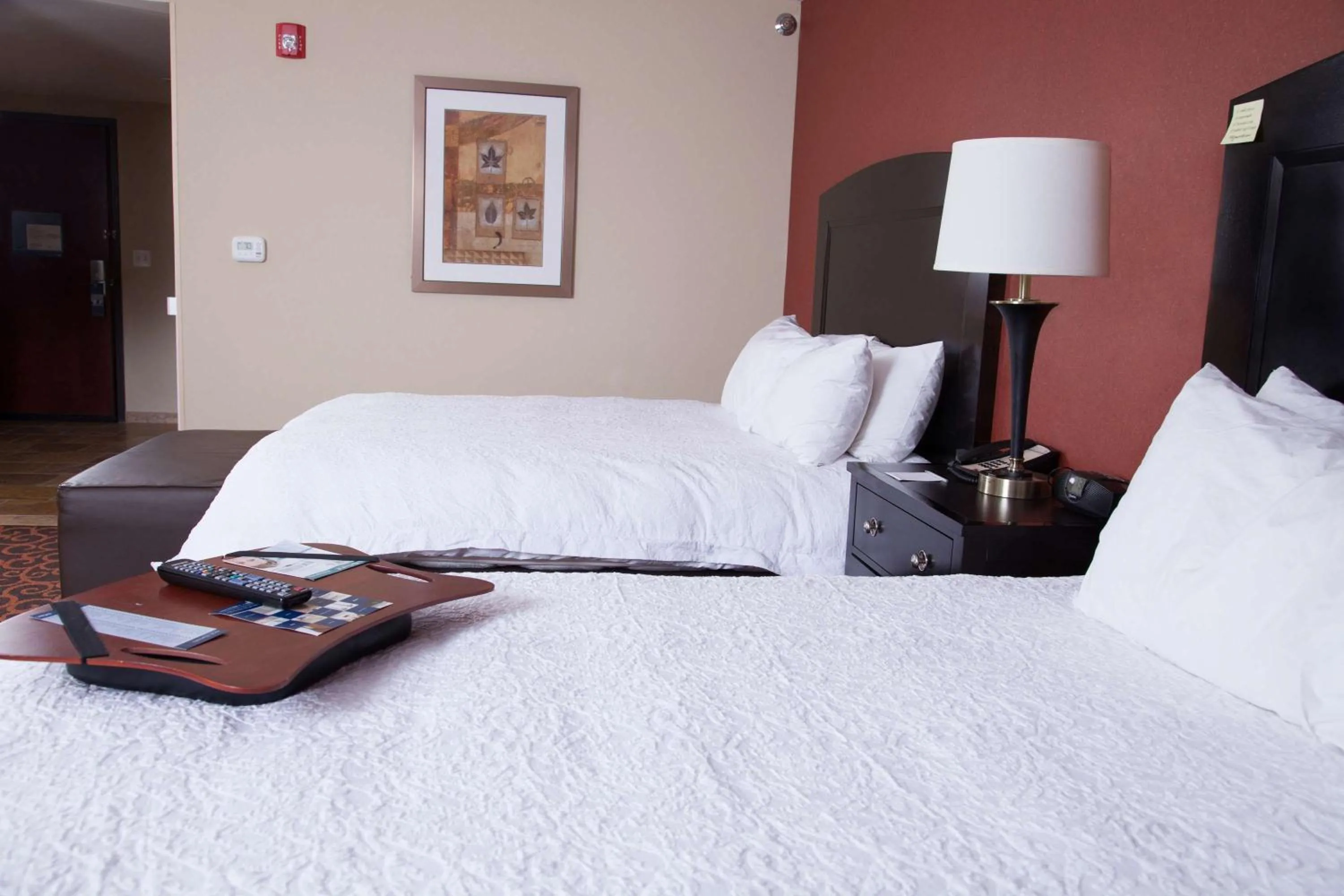 Bed in Hampton Inn & Suites Dickinson ND